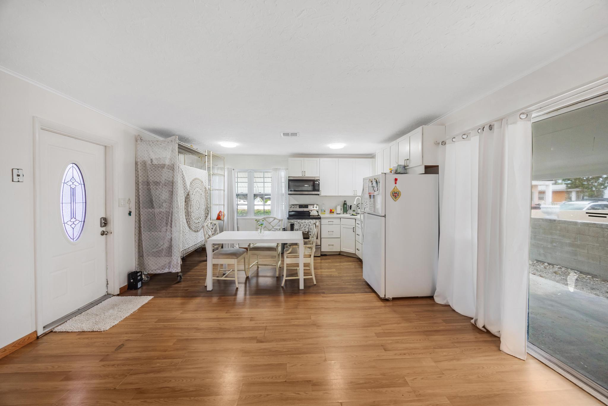 28e 12th Avenue Property Photo 4