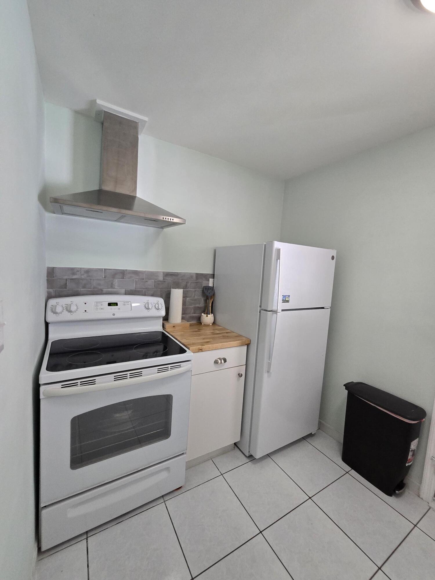 331 Ave F Property Photo 6