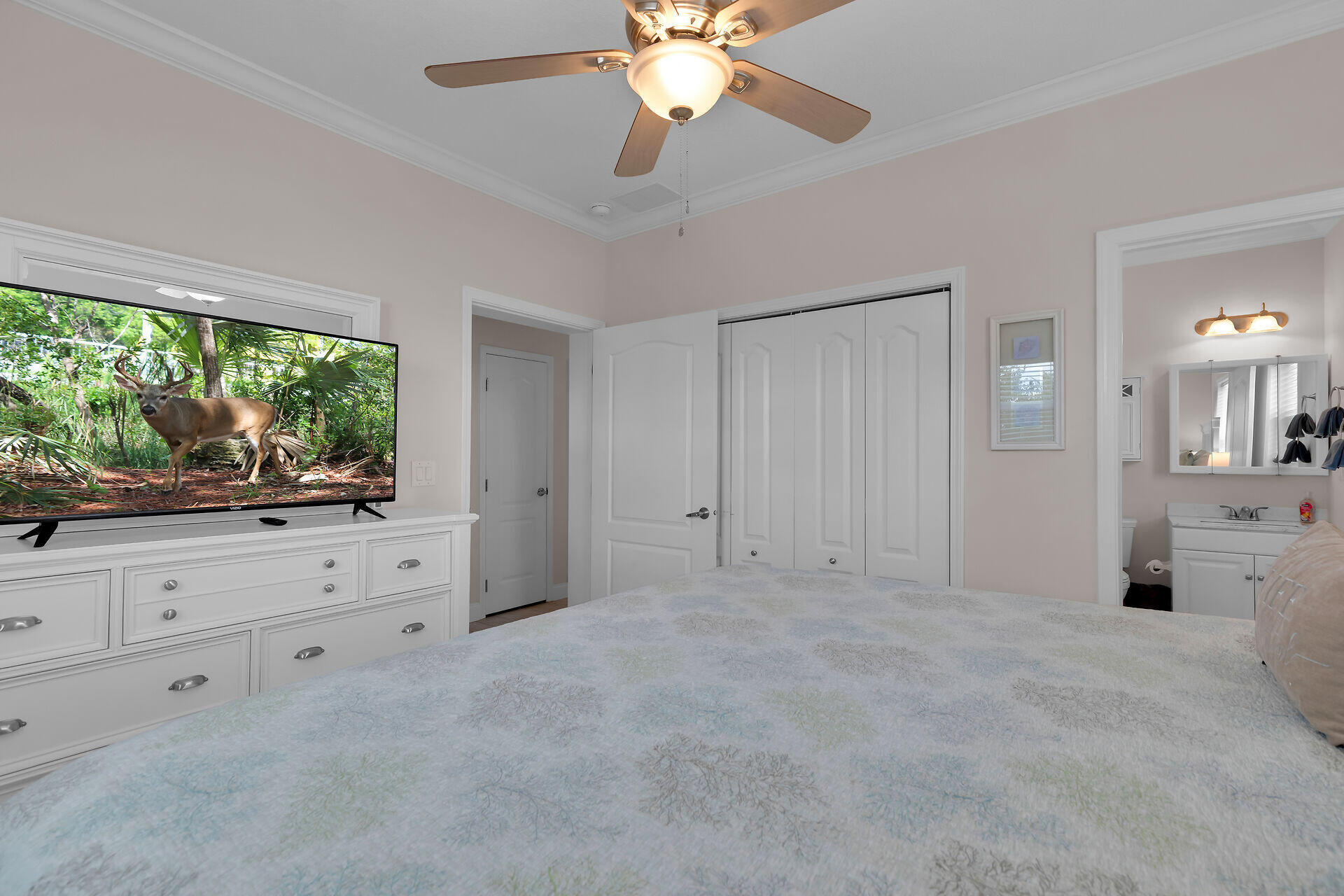 559 Powell Avenue Property Photo 33