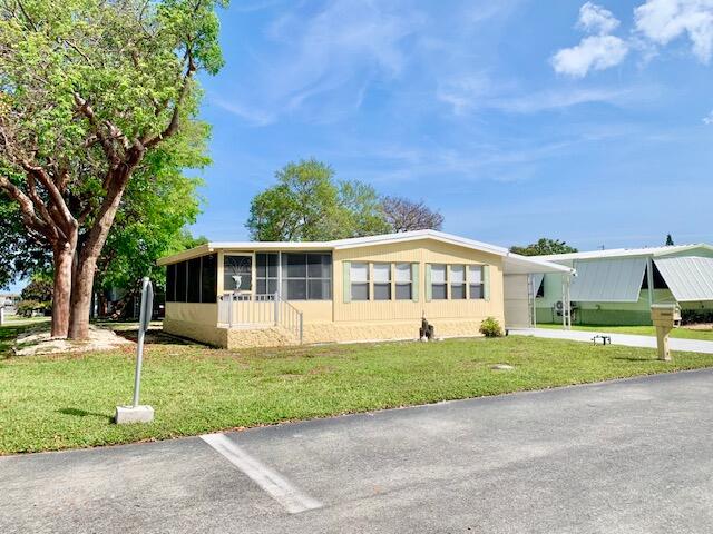 901 S Emerald Drive Property Photo 3