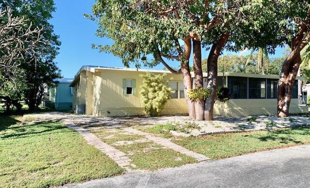 901 S Emerald Drive Property Photo 7