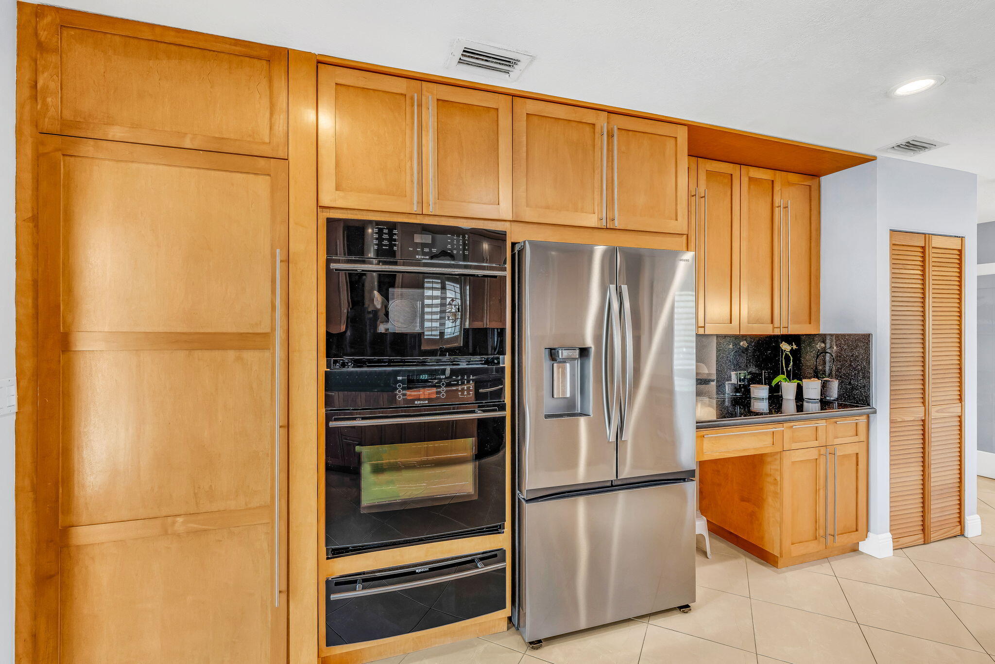 437 Laguna Avenue Property Photo 15