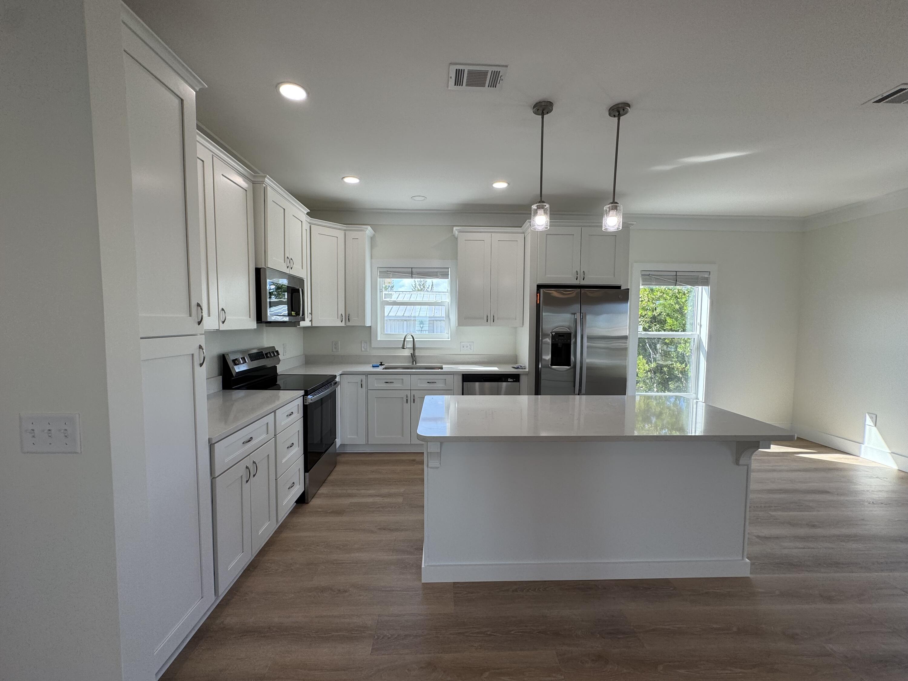 27215 Mariposa Road Property Photo 6