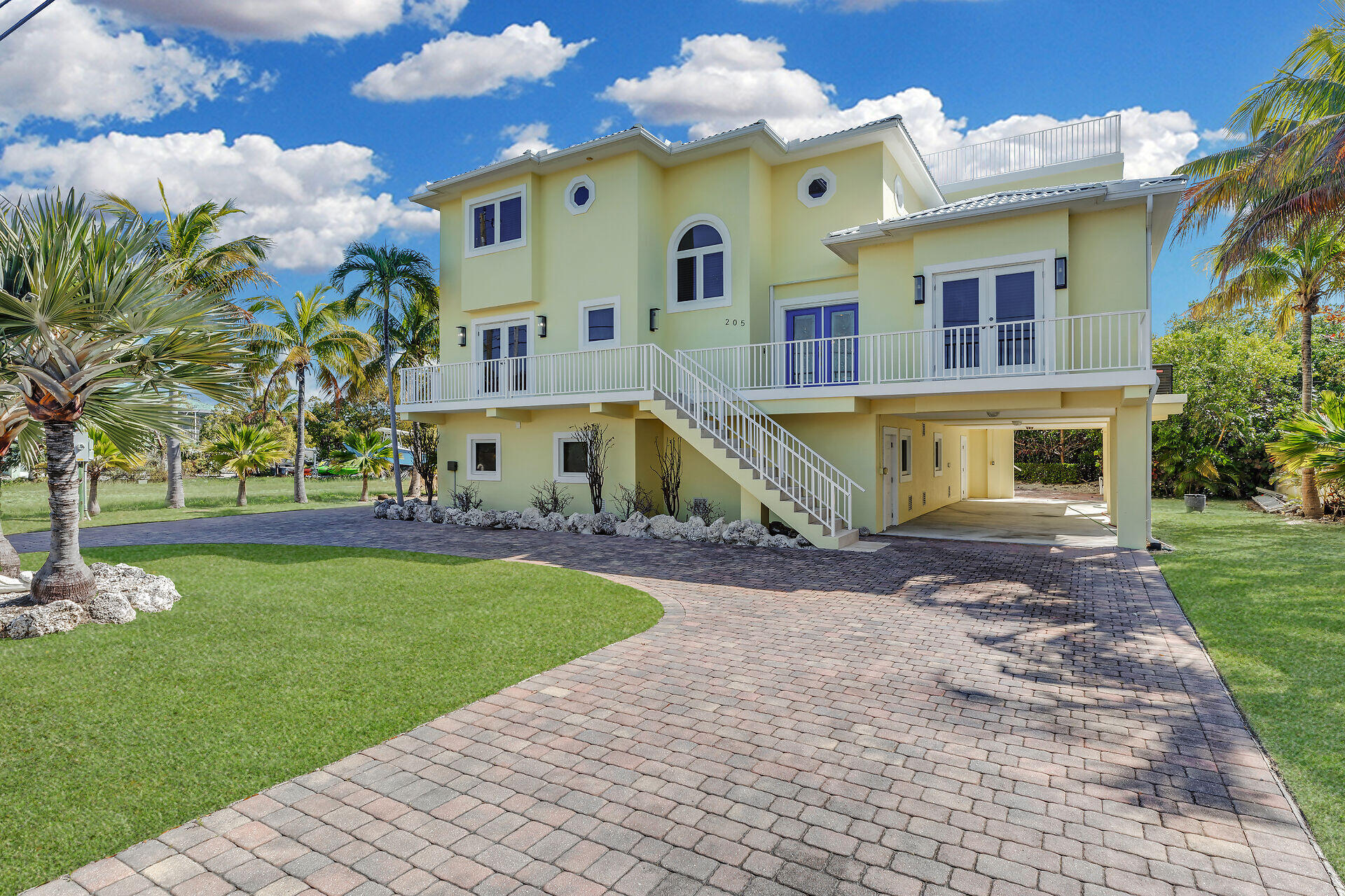 205 Stirrup Key Boulevard Property Photo 2