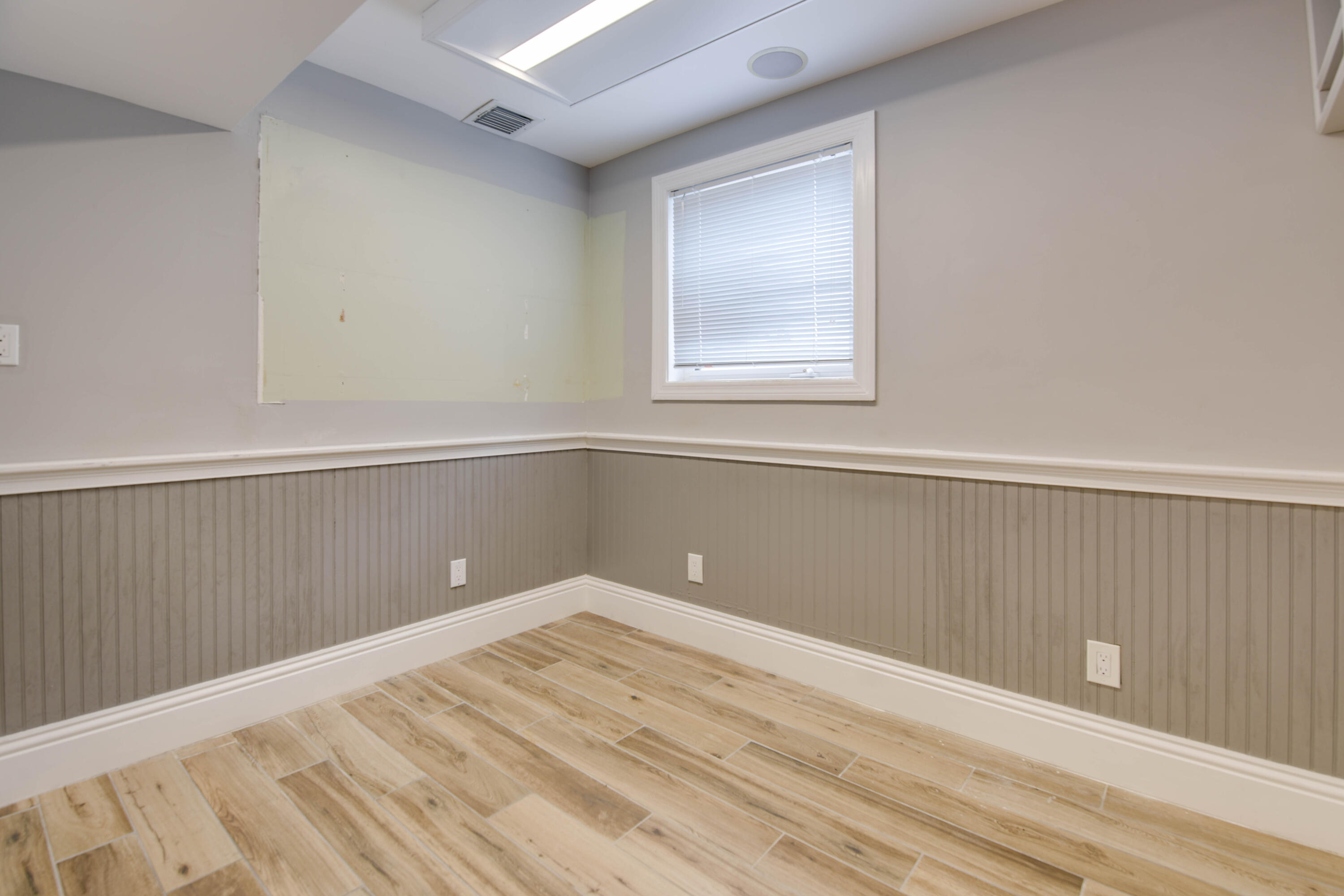 5730 2nd Avenue Ste 2 Property Photo 3