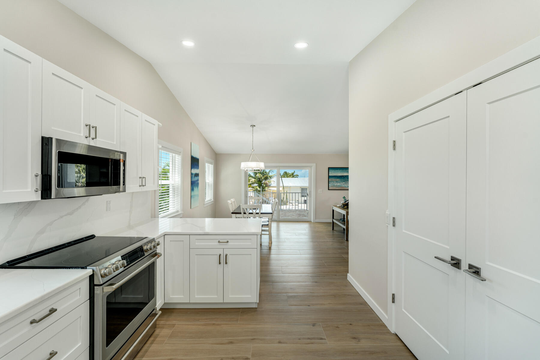 112 Bruce Court Property Photo 32
