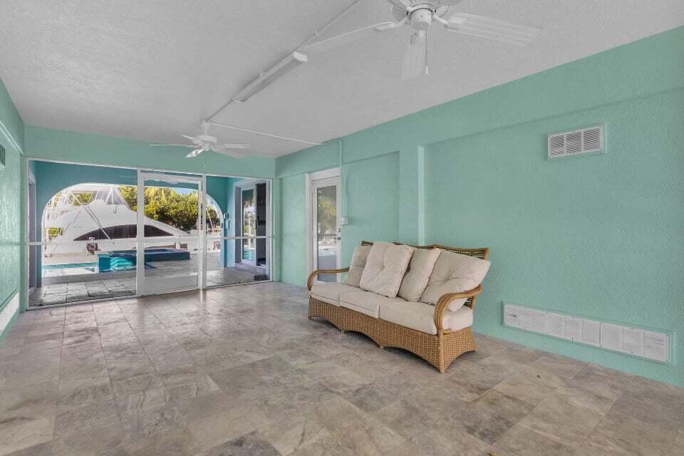 232 W Seaview Drive Property Photo 28