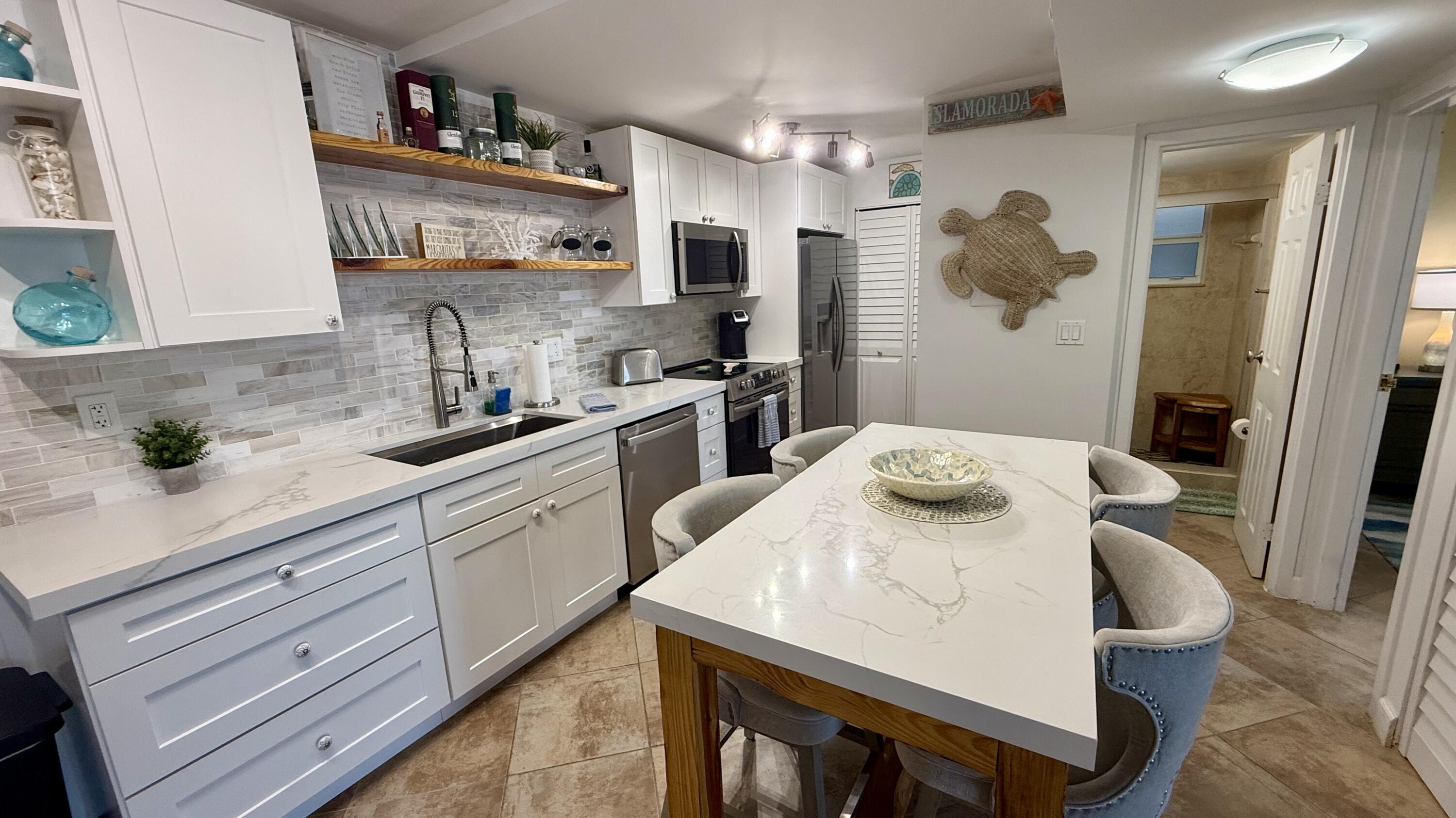 88500 Overseas Highway Apt 317 Property Photo 6