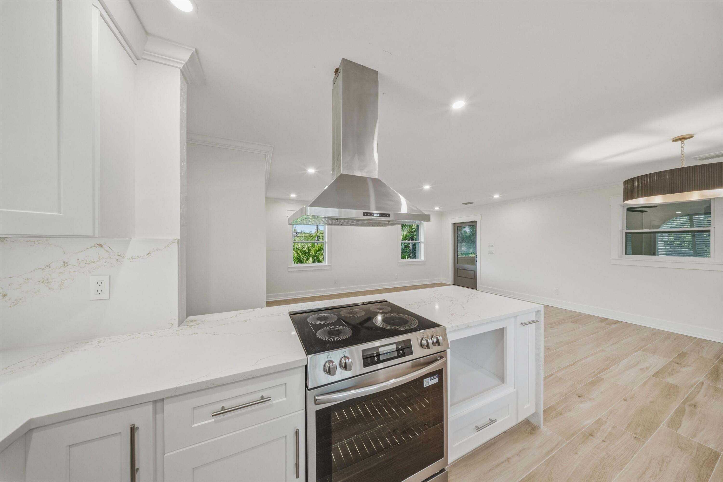123 Venetian Way Property Photo 33