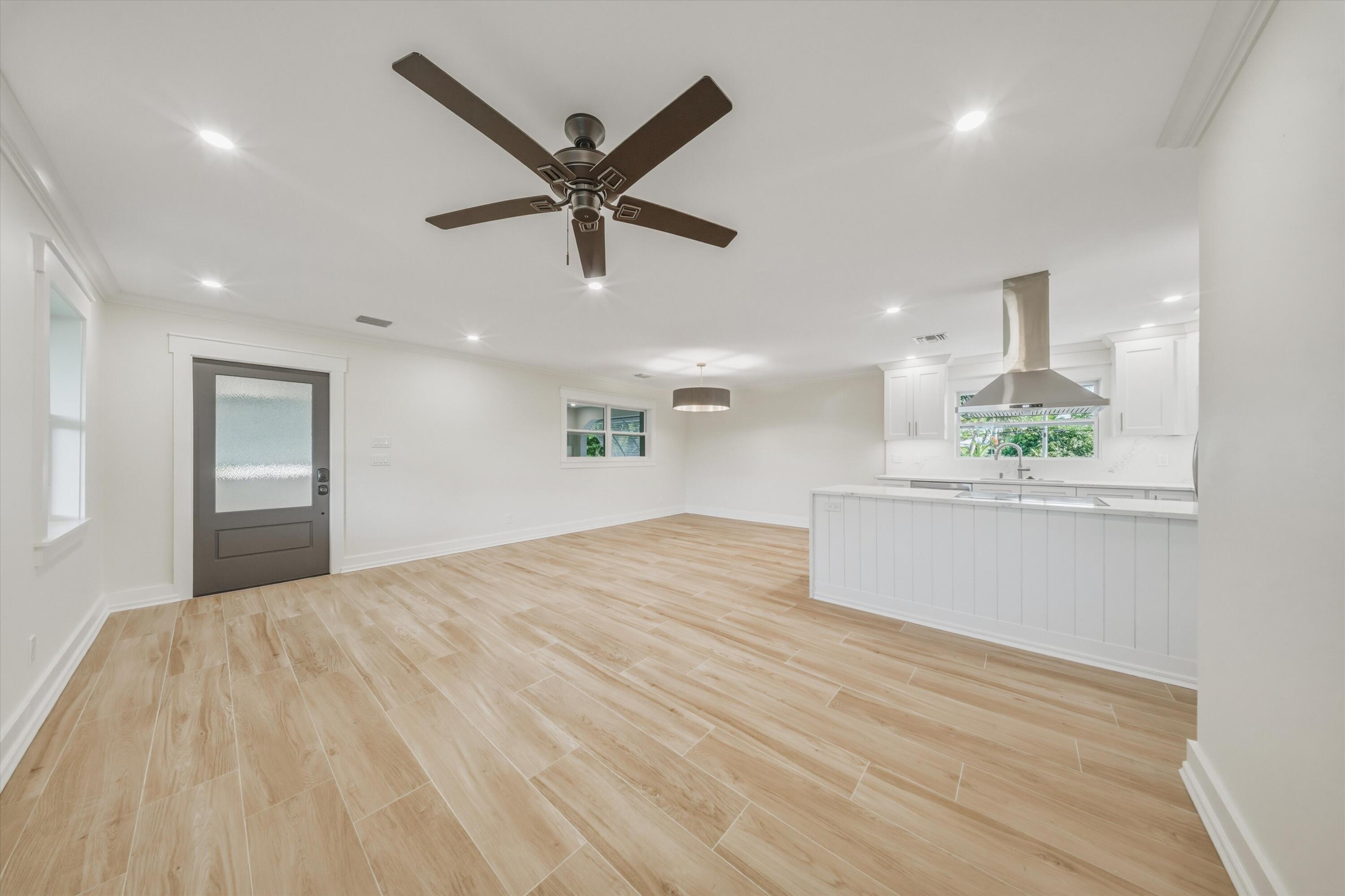 123 Venetian Way Property Photo 35