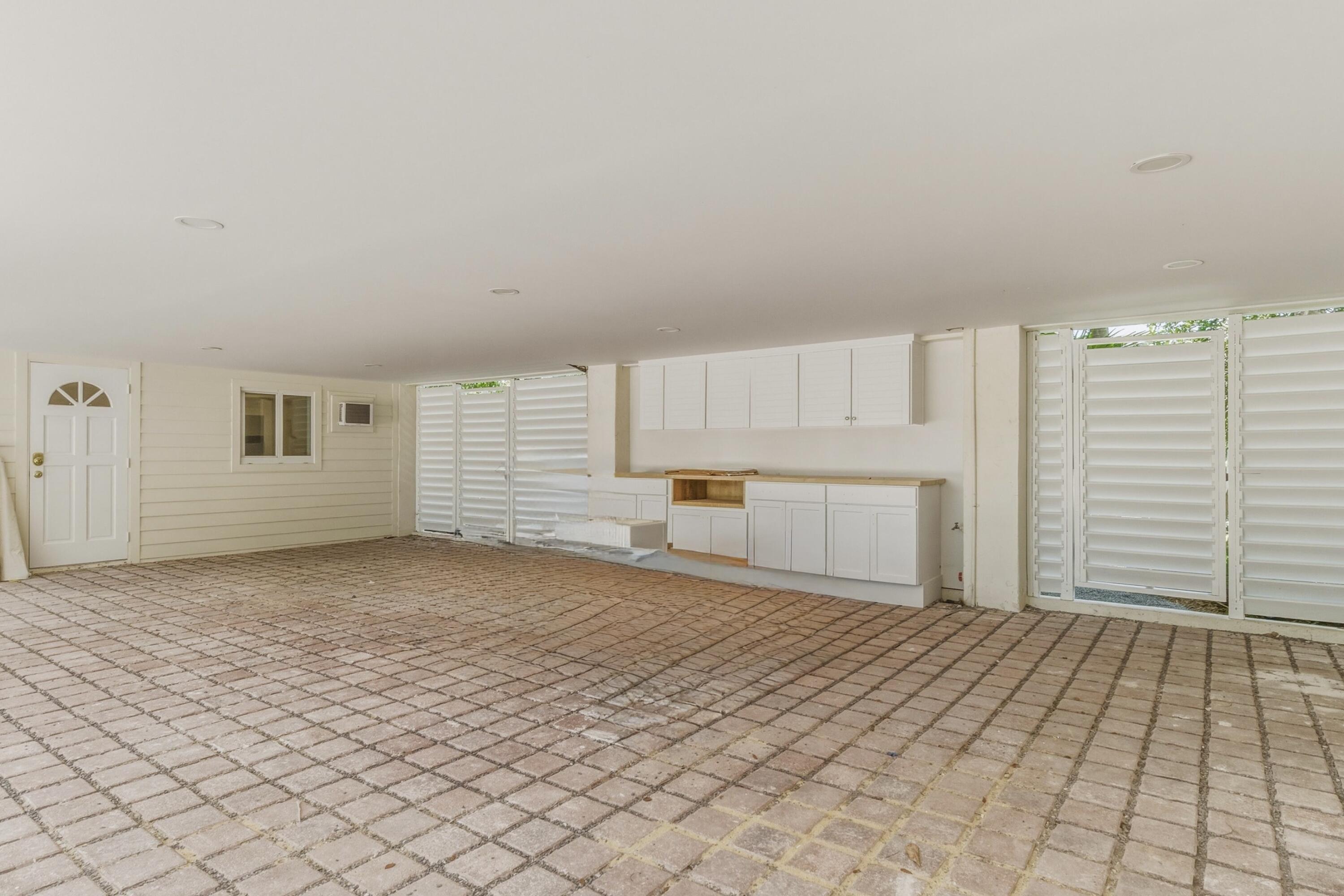 123 Venetian Way Property Photo 58