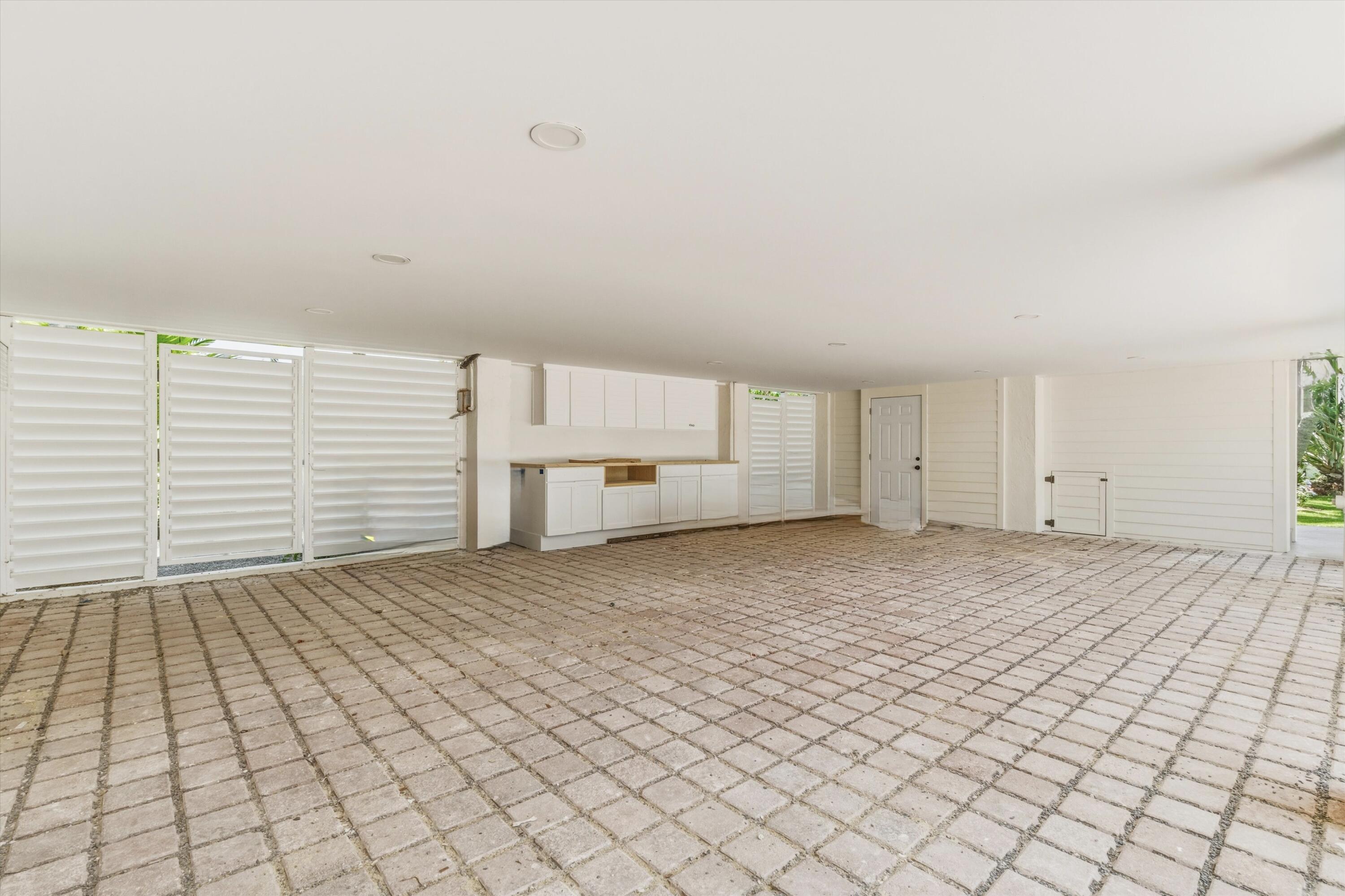 123 Venetian Way Property Photo 59