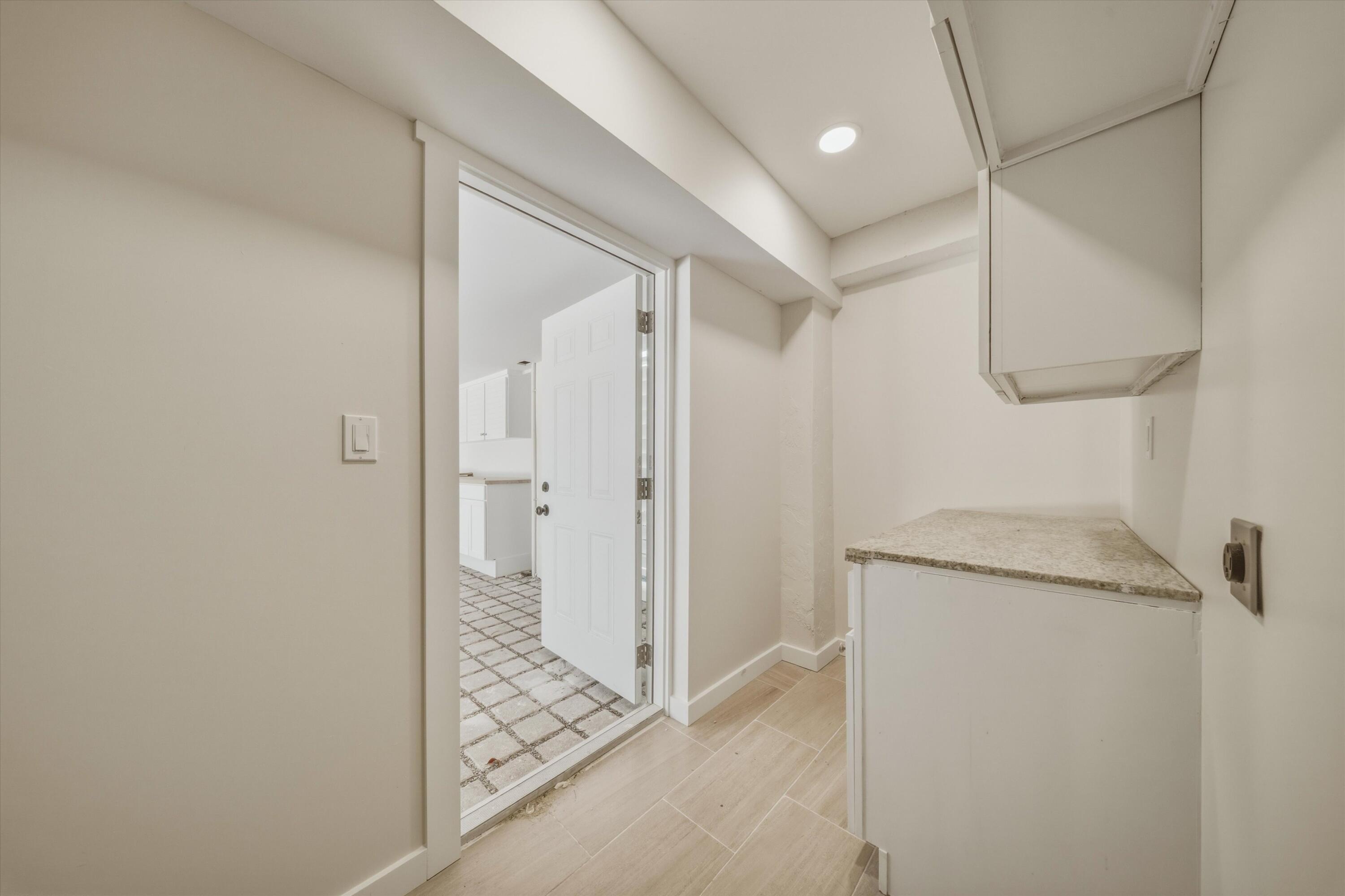 123 Venetian Way Property Photo 61