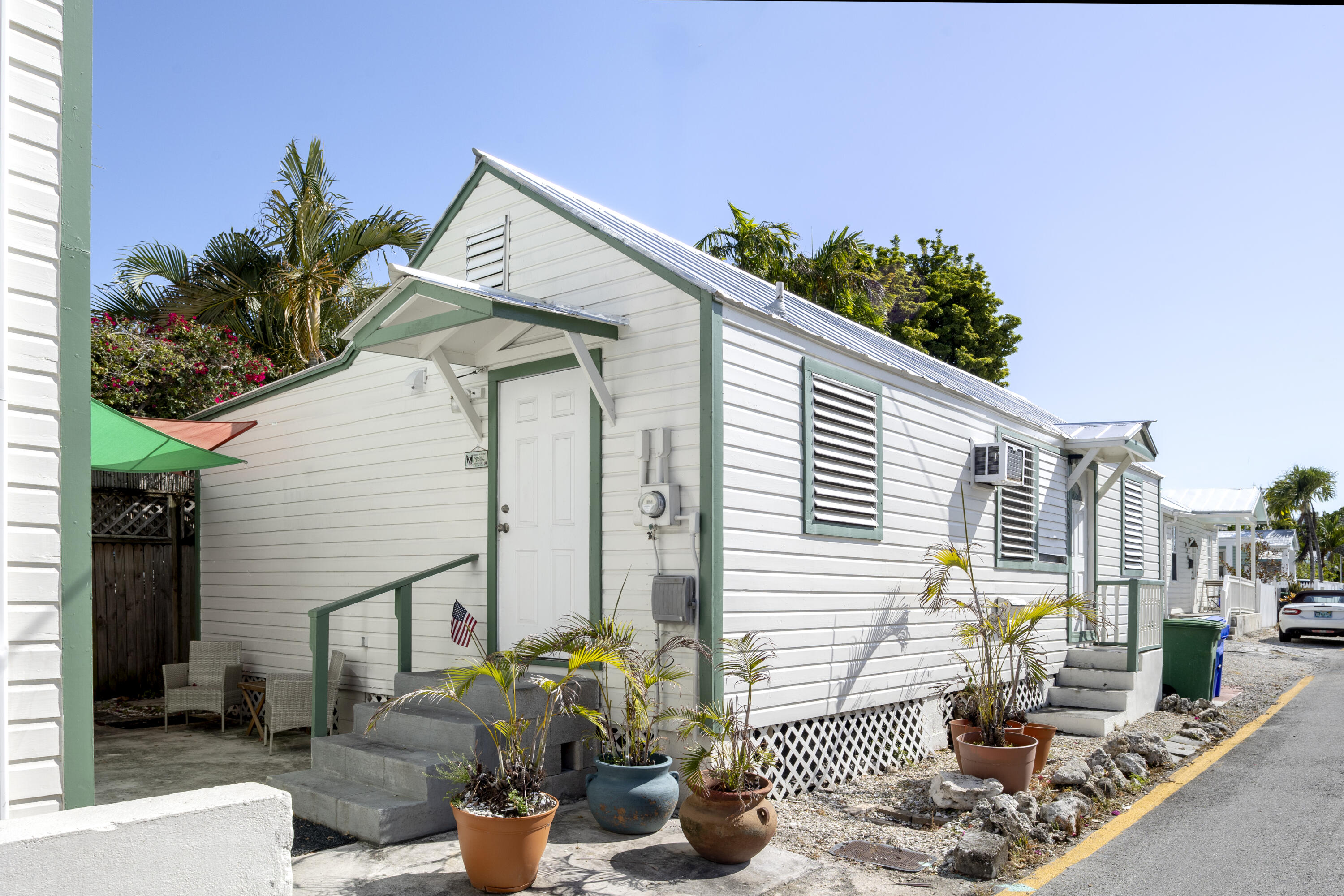 800 Elizabeth Street Property Photo 23