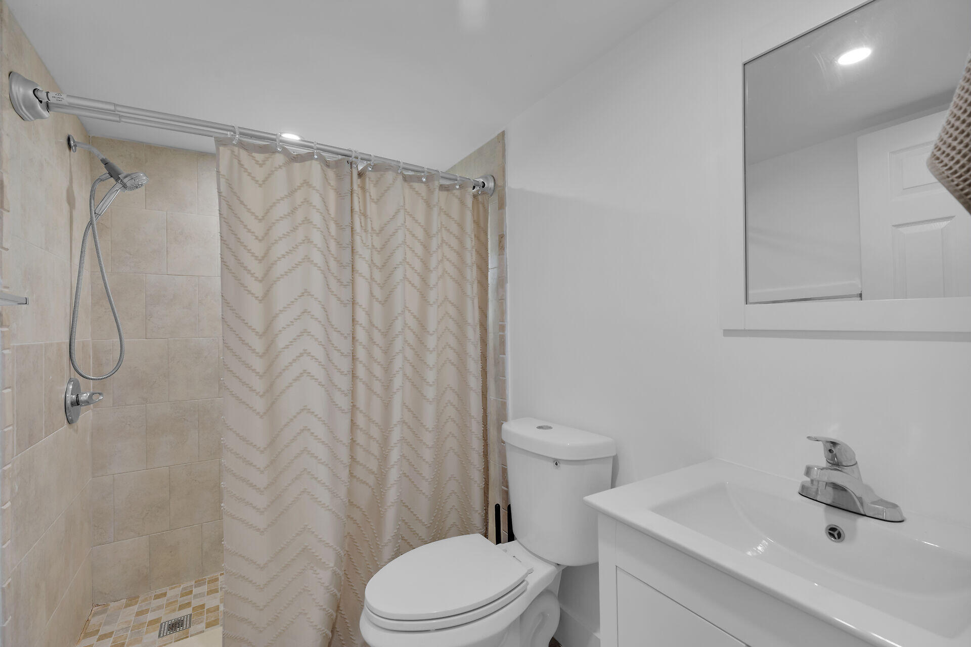 1503 Aqueduct Lane Property Photo 18