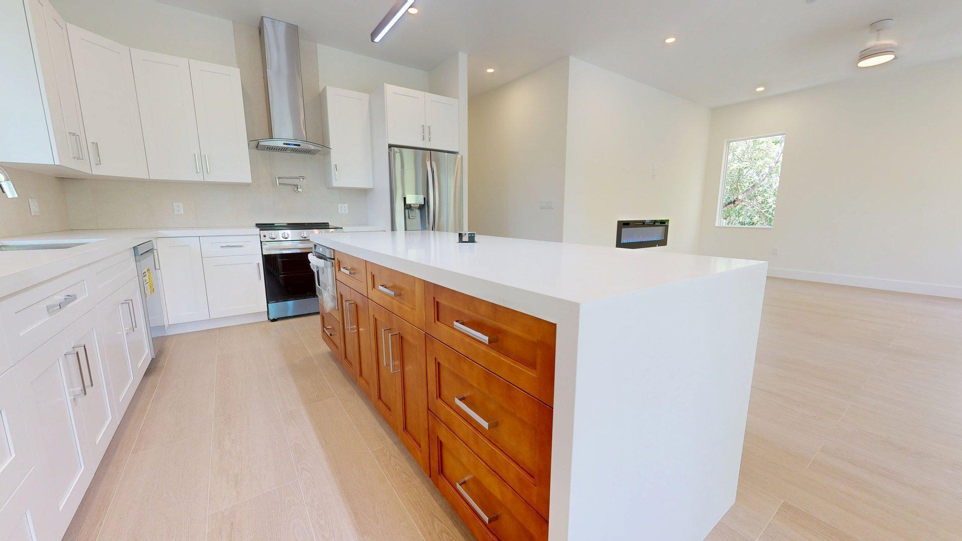 1025 Snapper Lane Property Photo 5