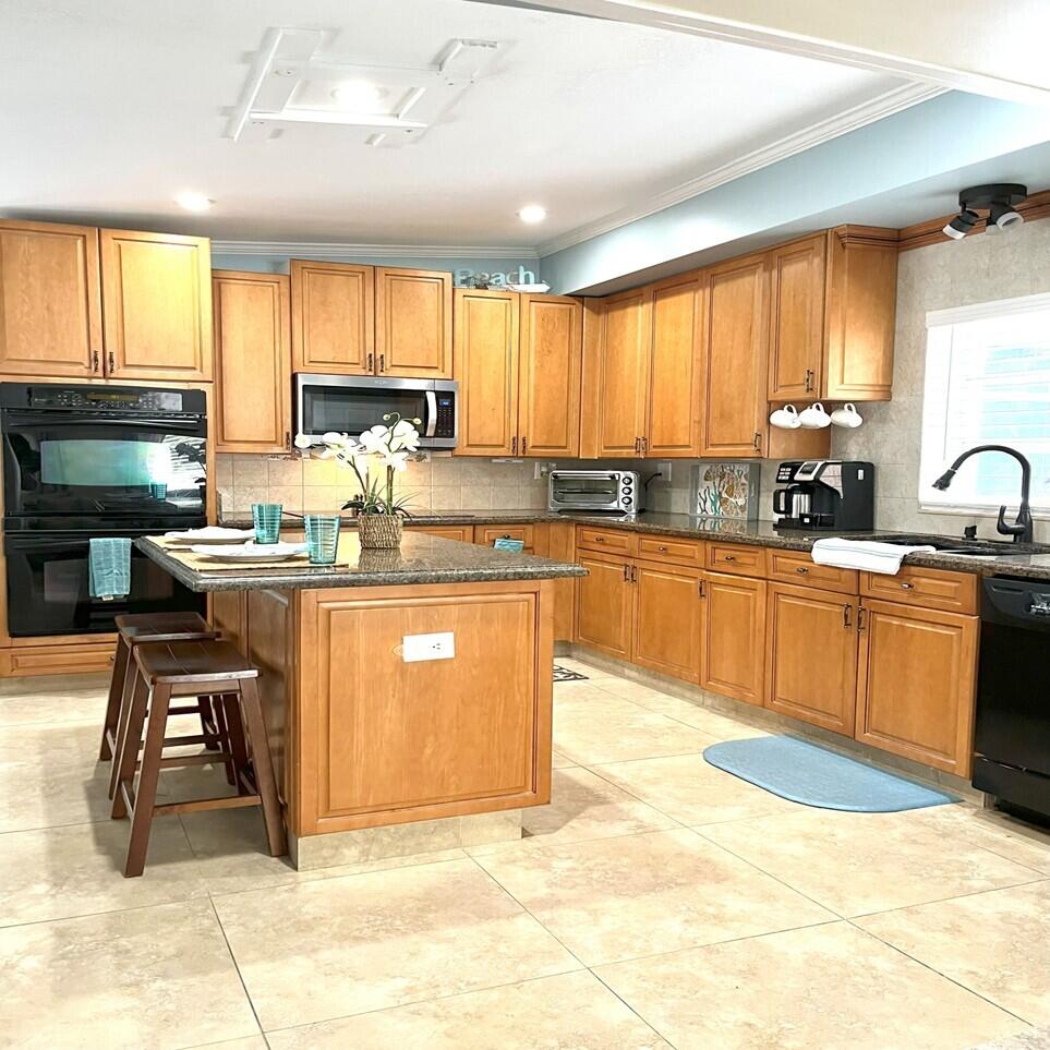 17 Pompano Avenue Property Photo 3