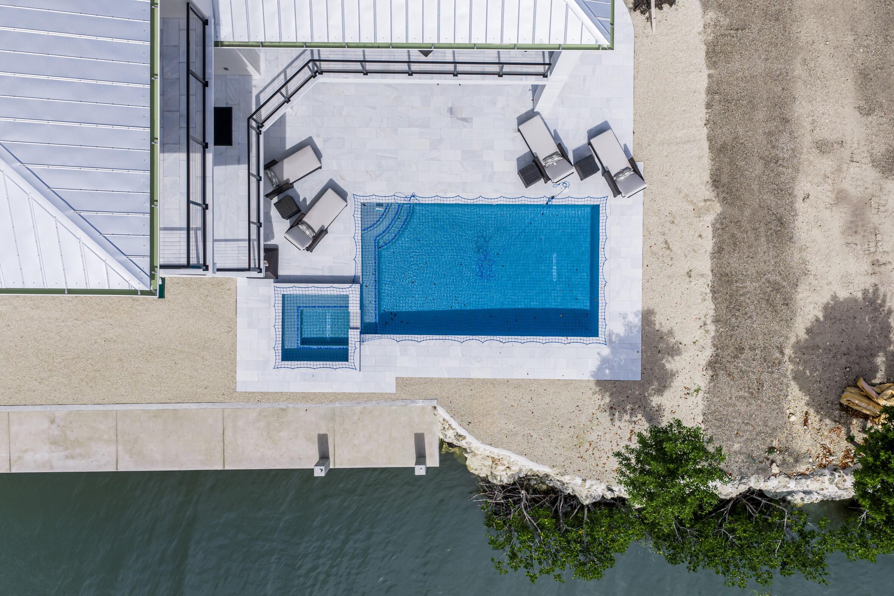 4800 Overseas Highway 24 Property Photo 17