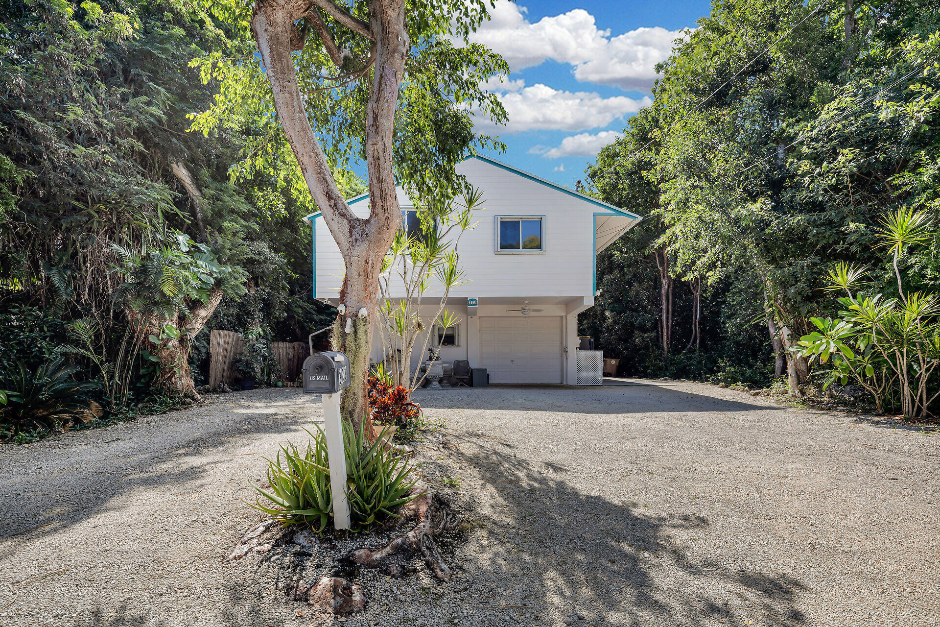 323 Bay View Avenue Property Photo 1