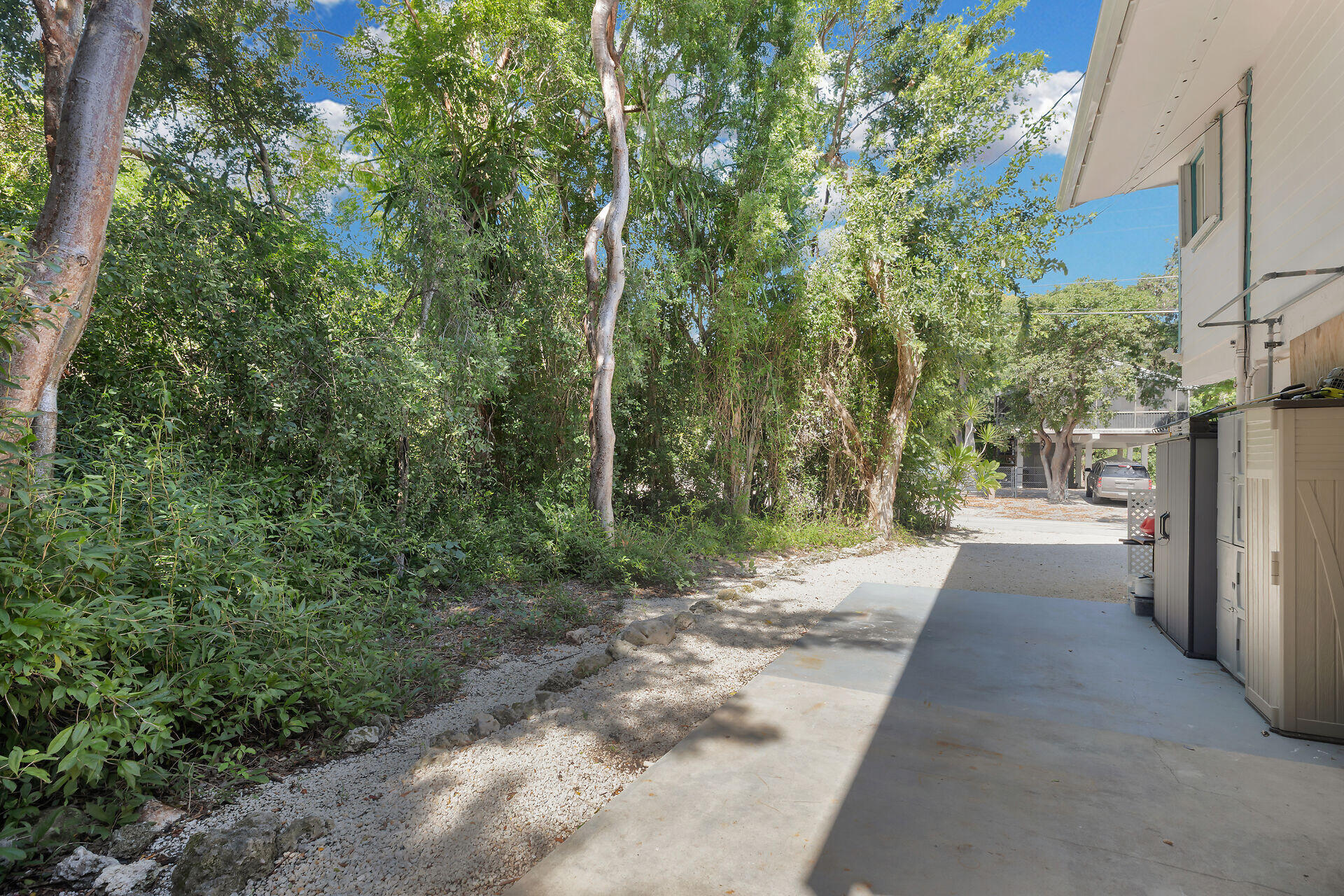 323 Bay View Avenue Property Photo 26