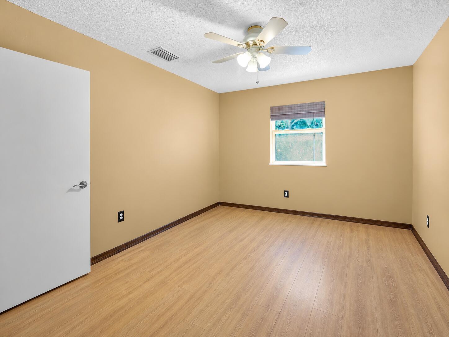 323 Bay View Avenue Property Photo 46