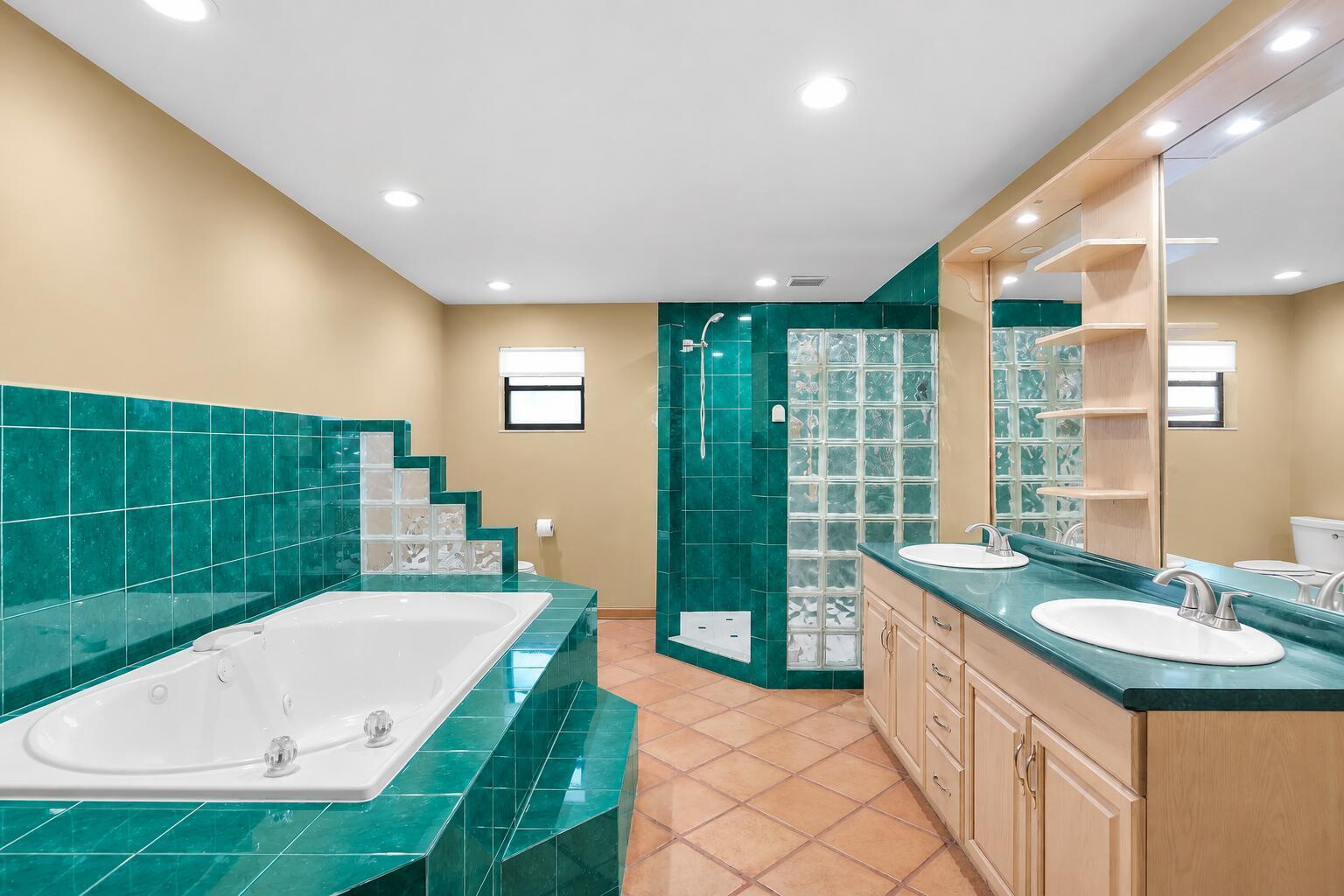 323 Bay View Avenue Property Photo 51