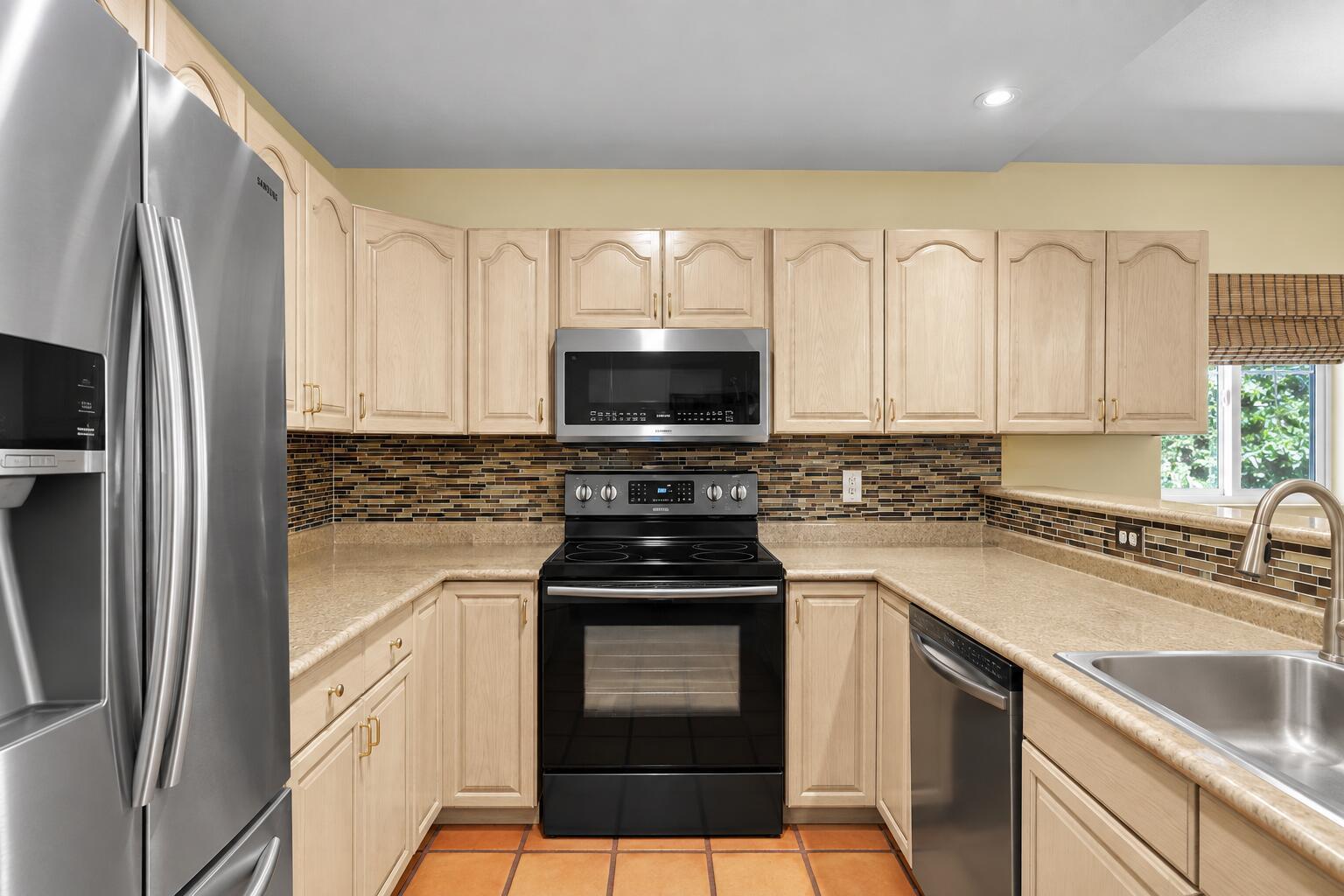 323 Bay View Avenue Property Photo 58