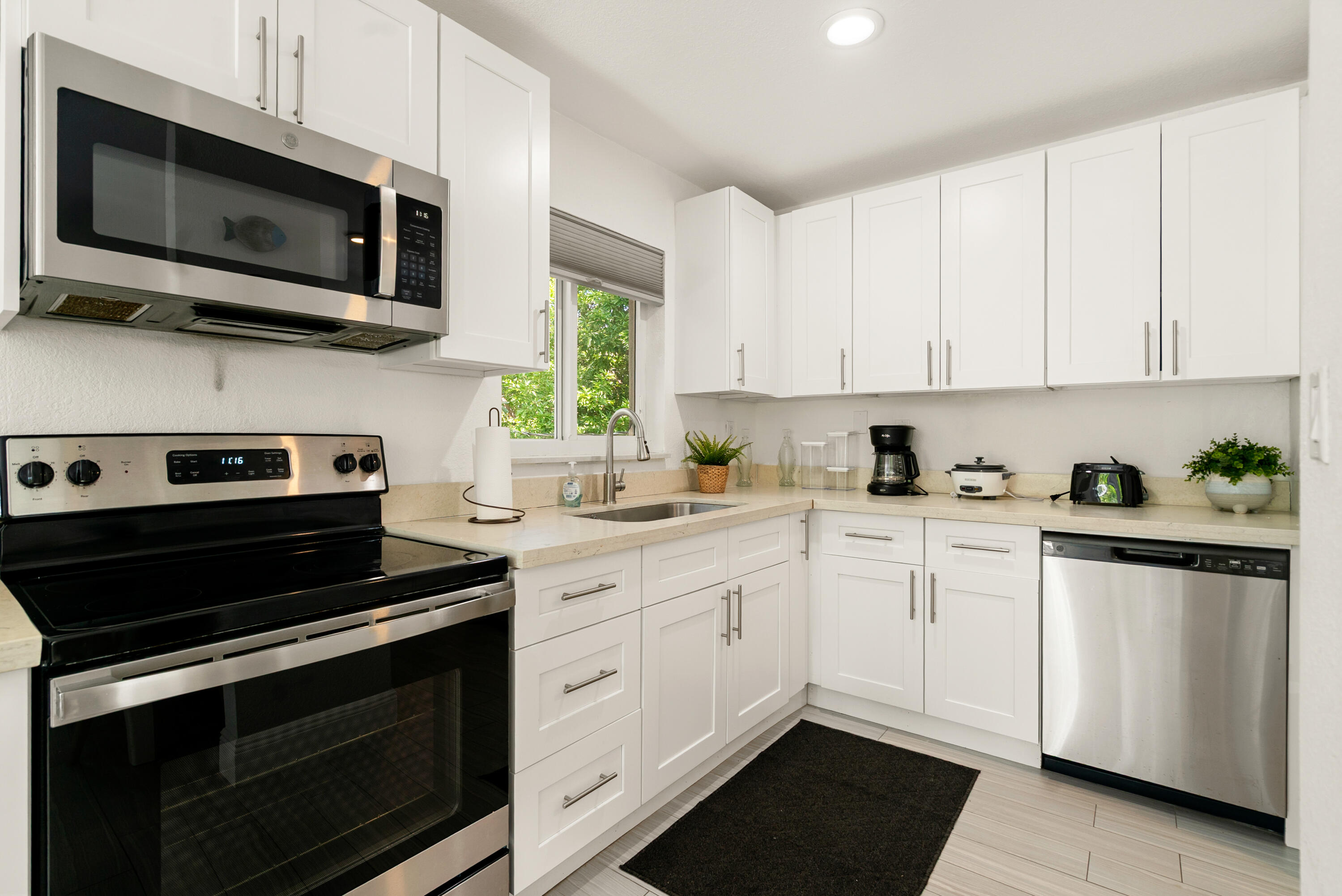 102 Harry Harris Drive Property Photo 10