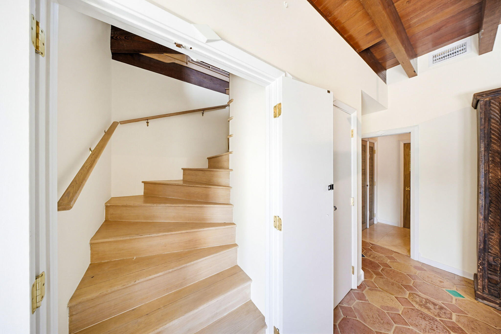 87 Cannon Royal Drive Property Photo 58