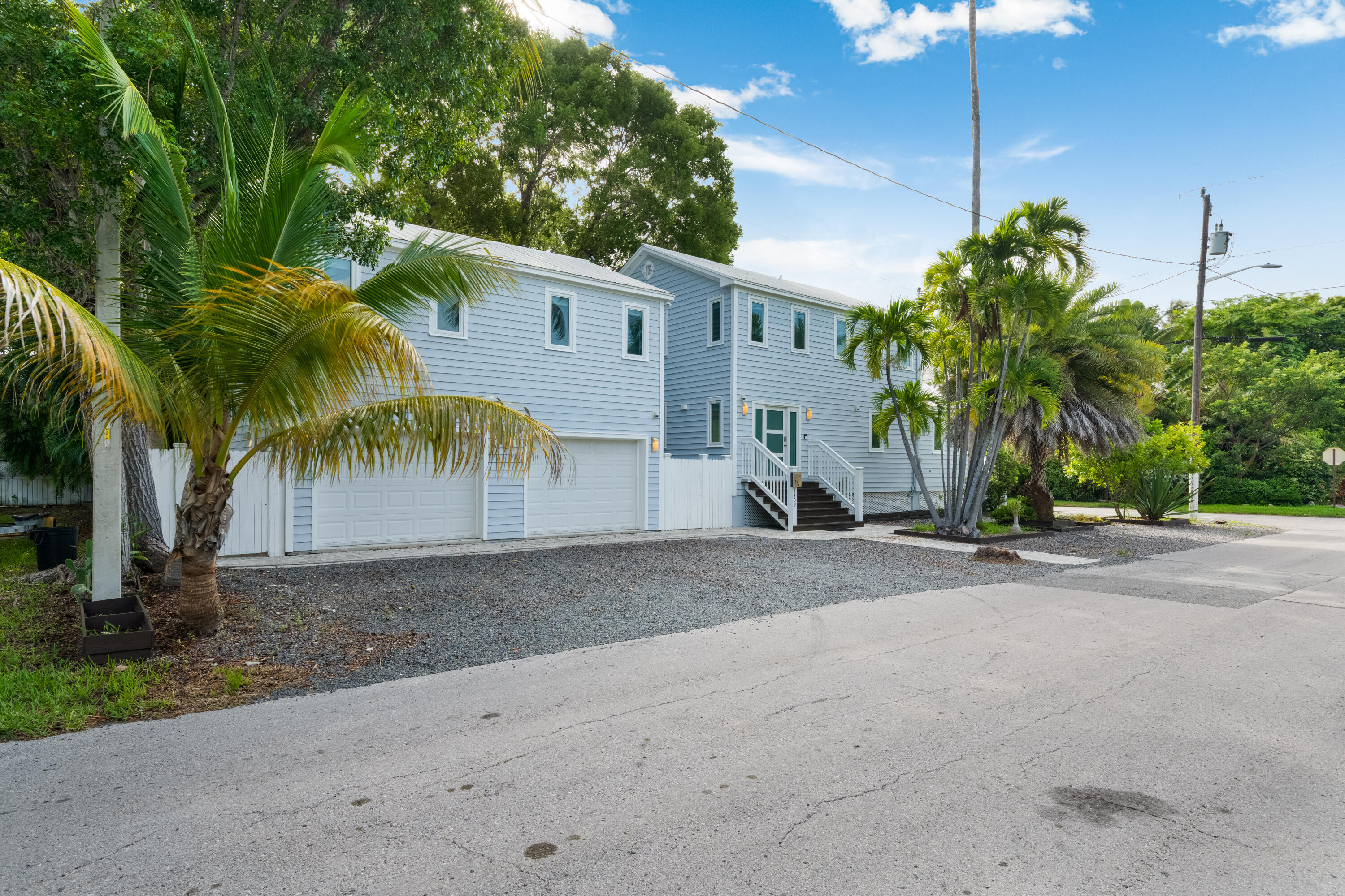 1409 Whalton Street Property Photo 3