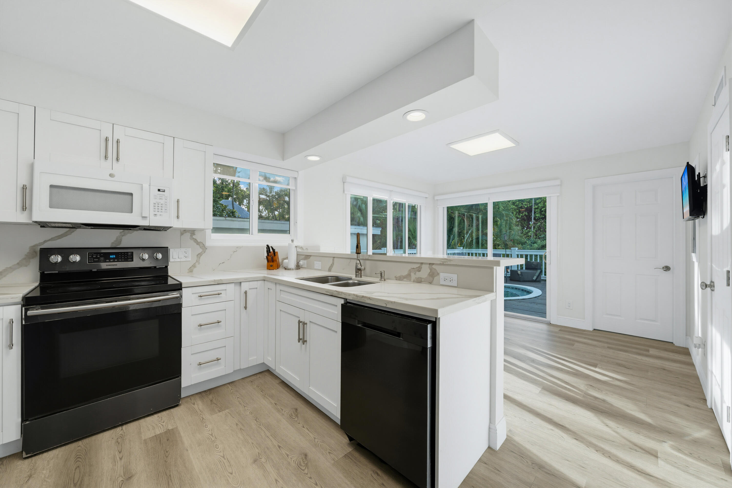1409 Whalton Street Property Photo 11