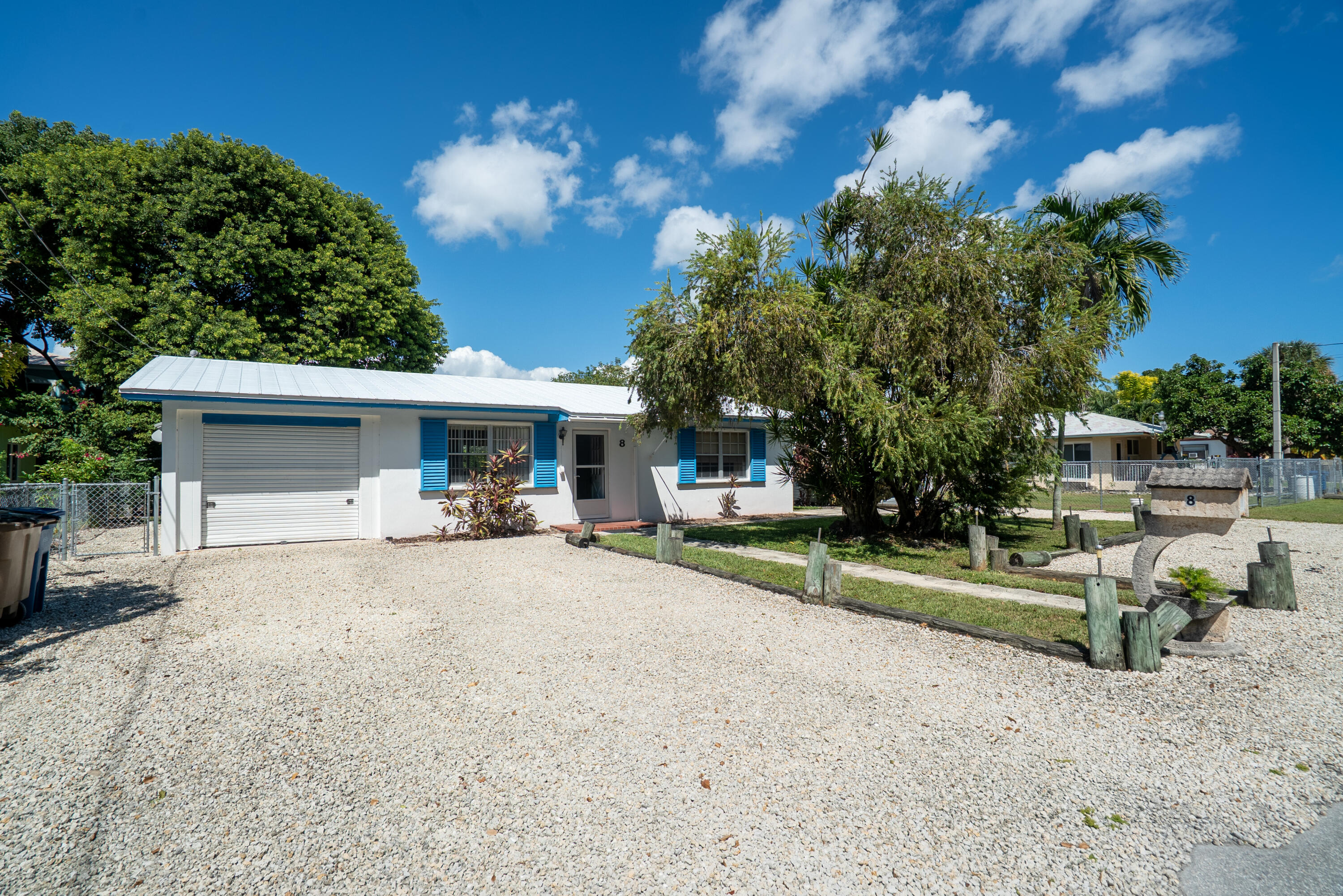 8 S Andros Road Property Photo 2