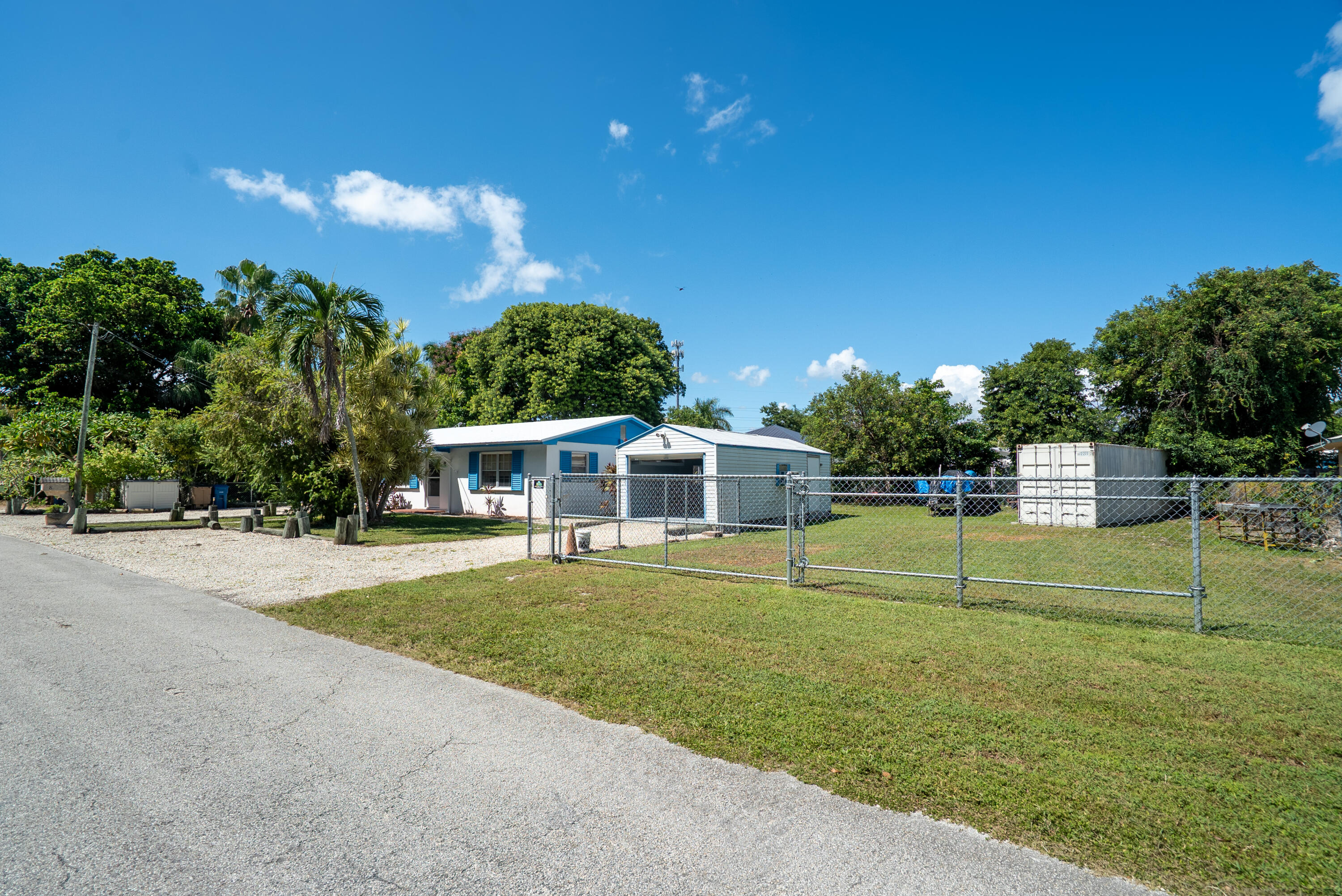 8 S Andros Road Property Photo 4