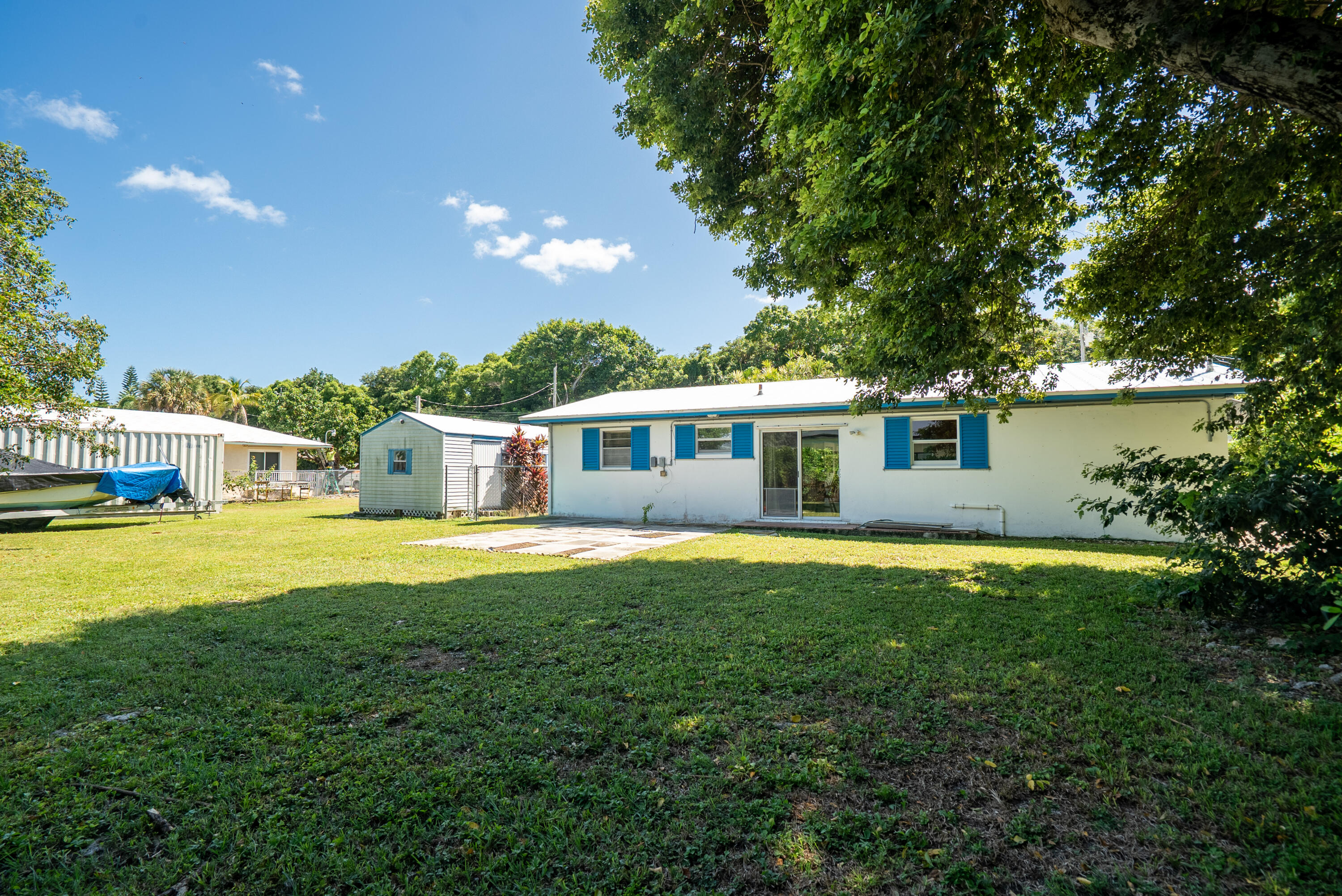 8 S Andros Road Property Photo 5