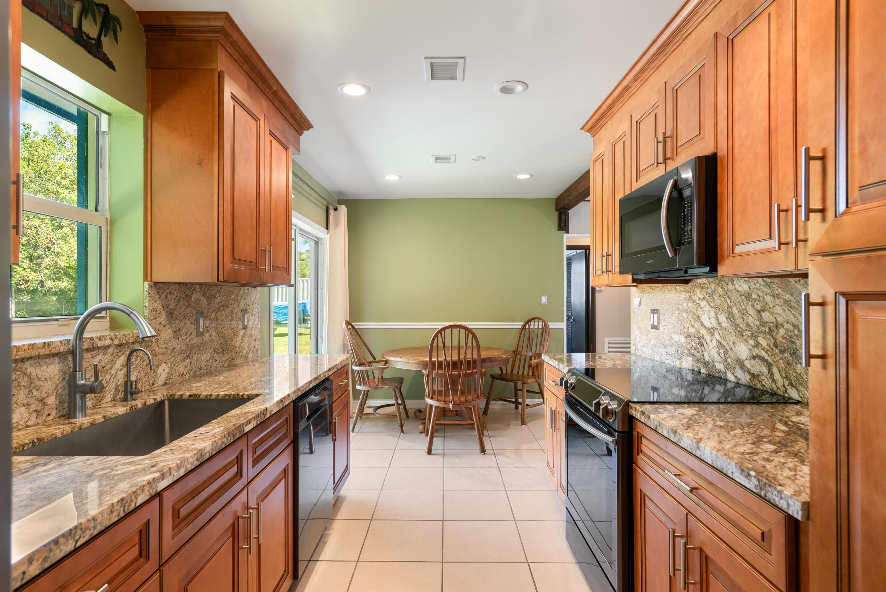 8 S Andros Road Property Photo 10