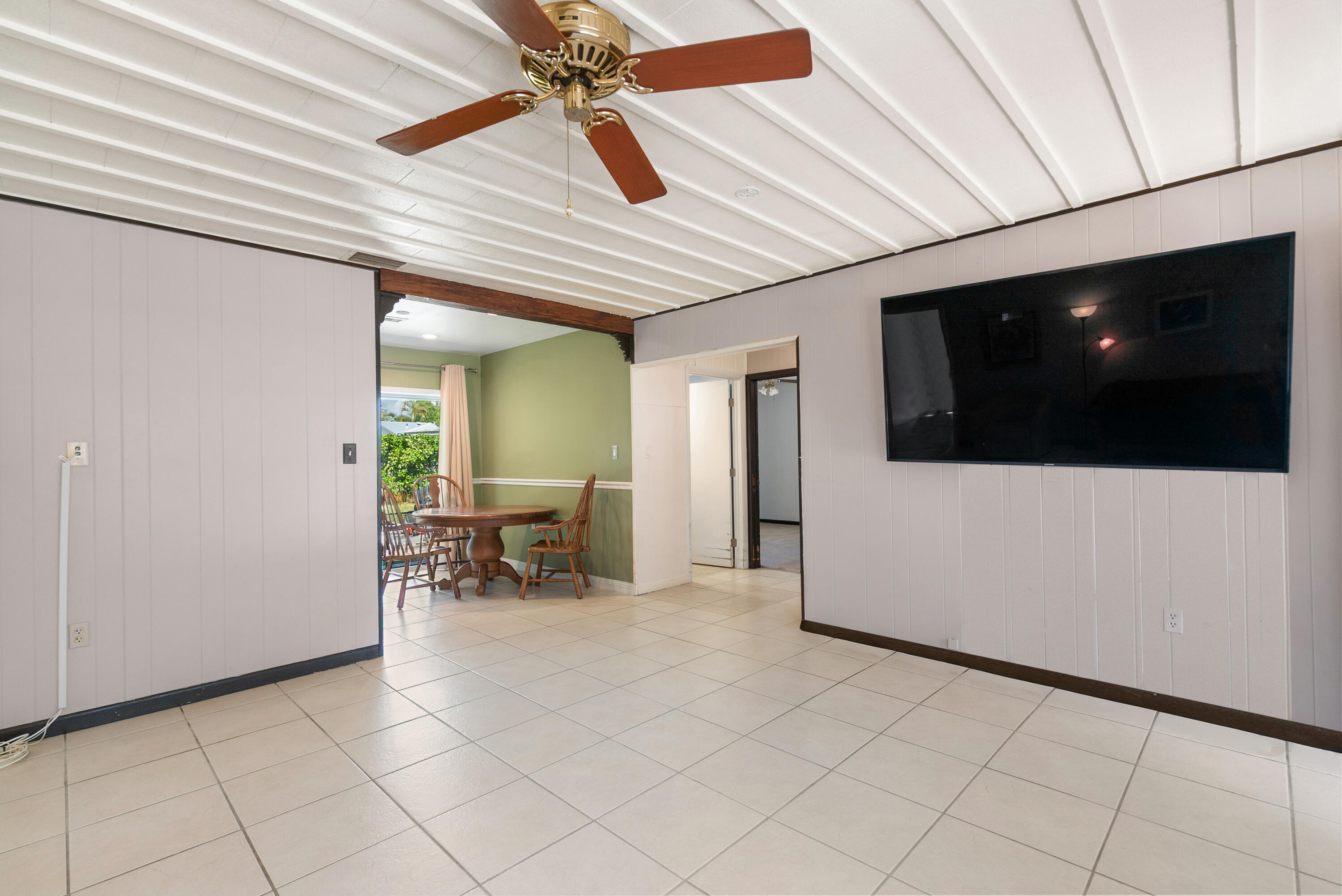 8 S Andros Road Property Photo 11