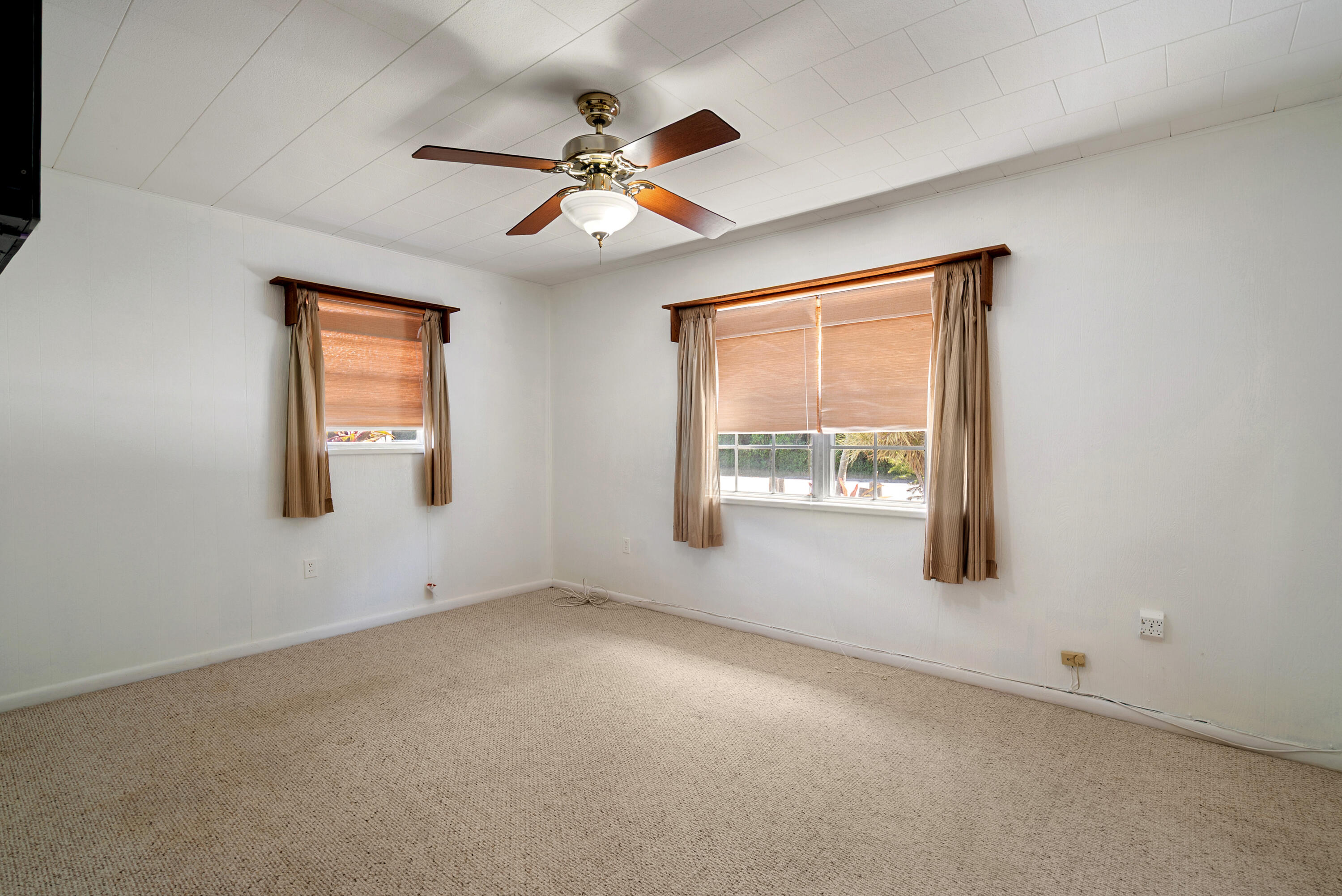 8 S Andros Road Property Photo 17