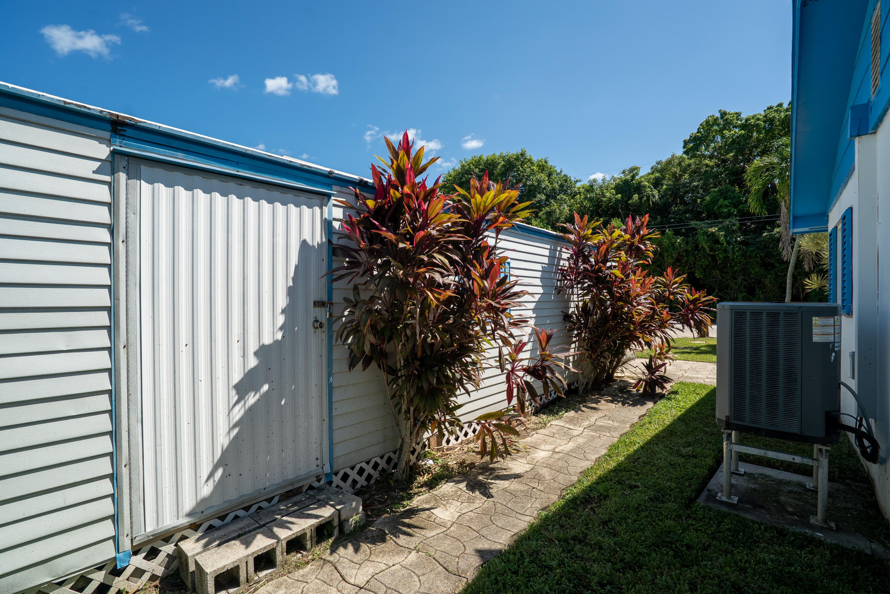 8 S Andros Road Property Photo 25