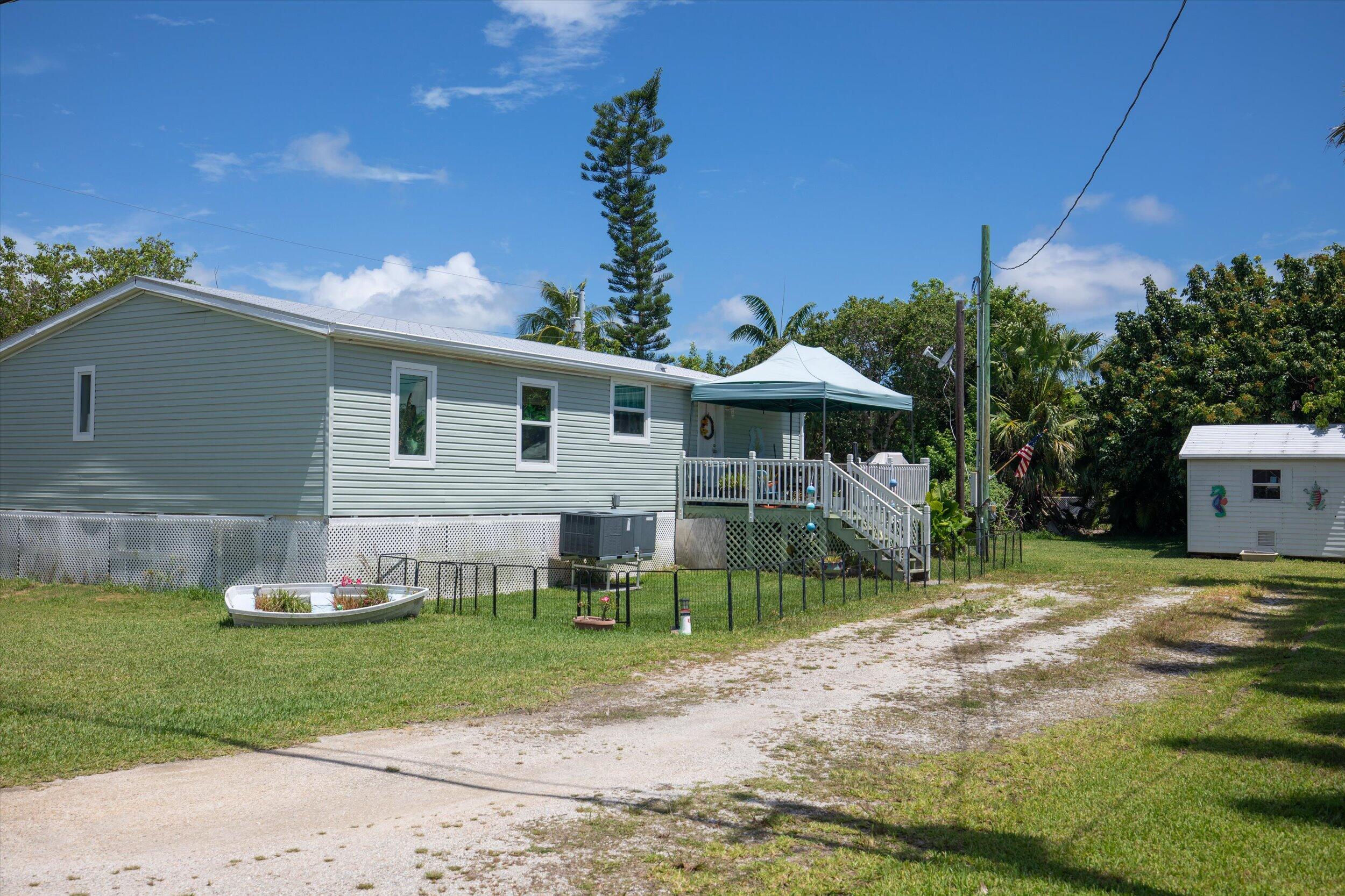 29757 Henry Lane Property Photo 4