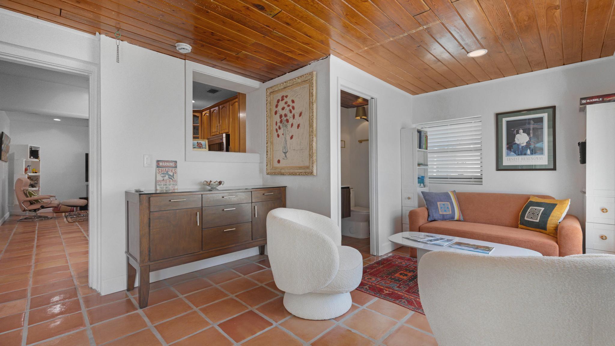 2519 Staples Avenue Property Photo 5