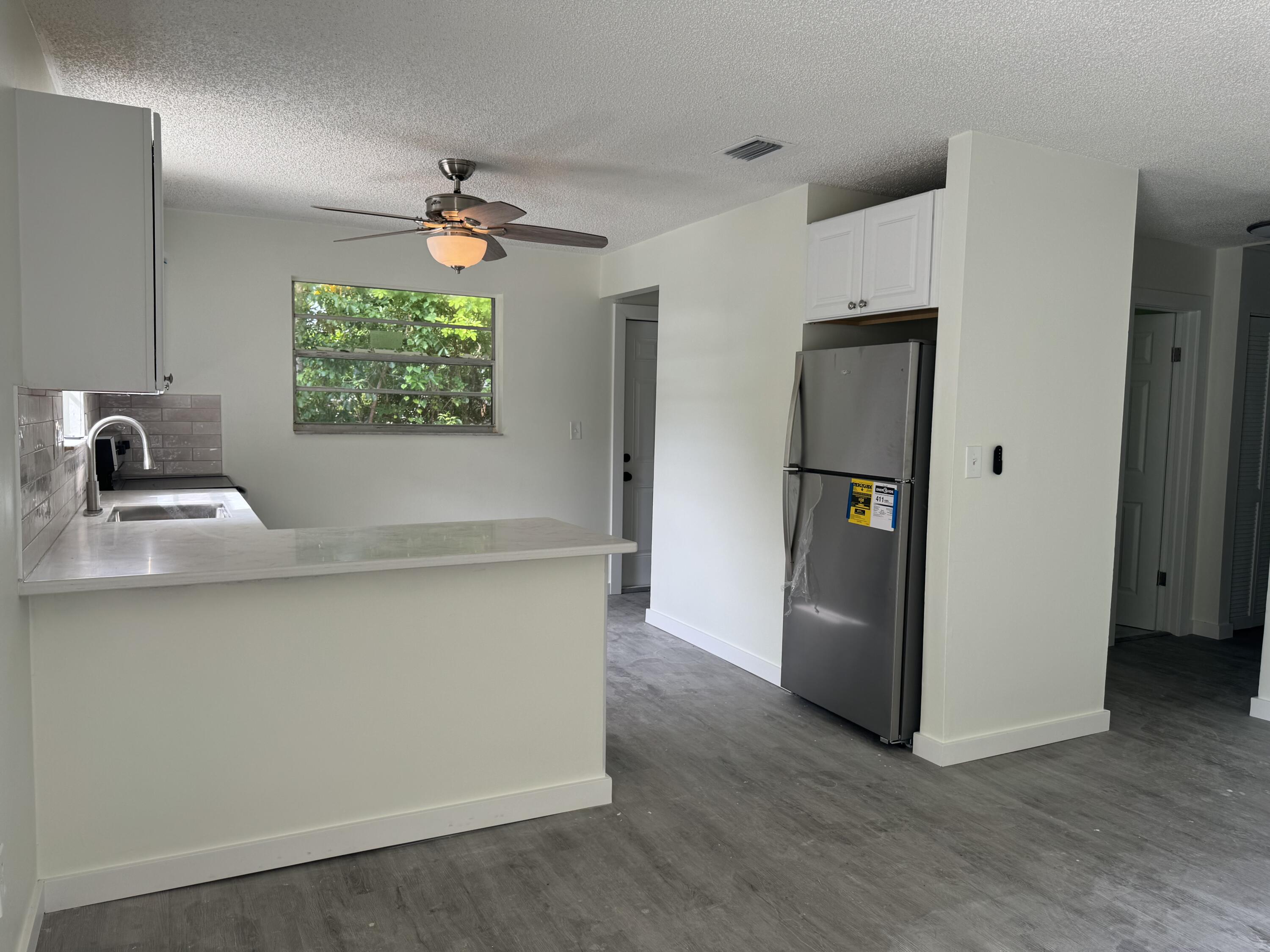 220 W Indies Road Property Photo 6