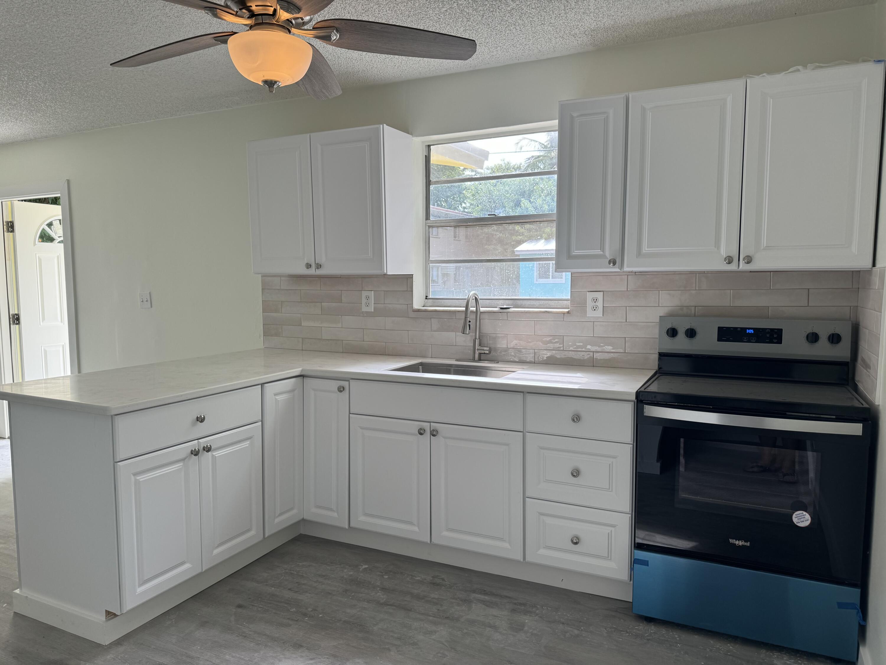 220 W Indies Road Property Photo 8