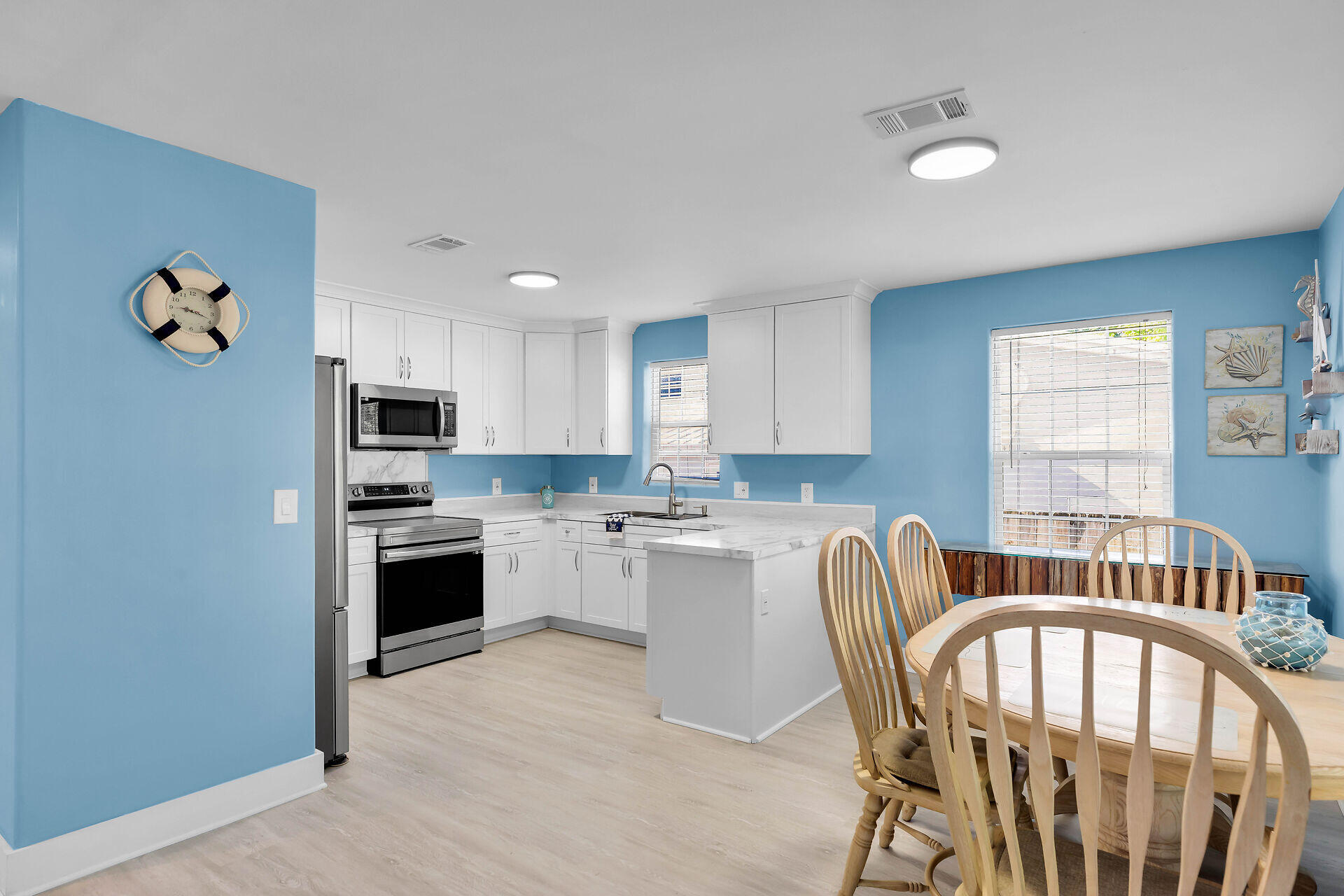 802 Madrid Road Property Photo 4