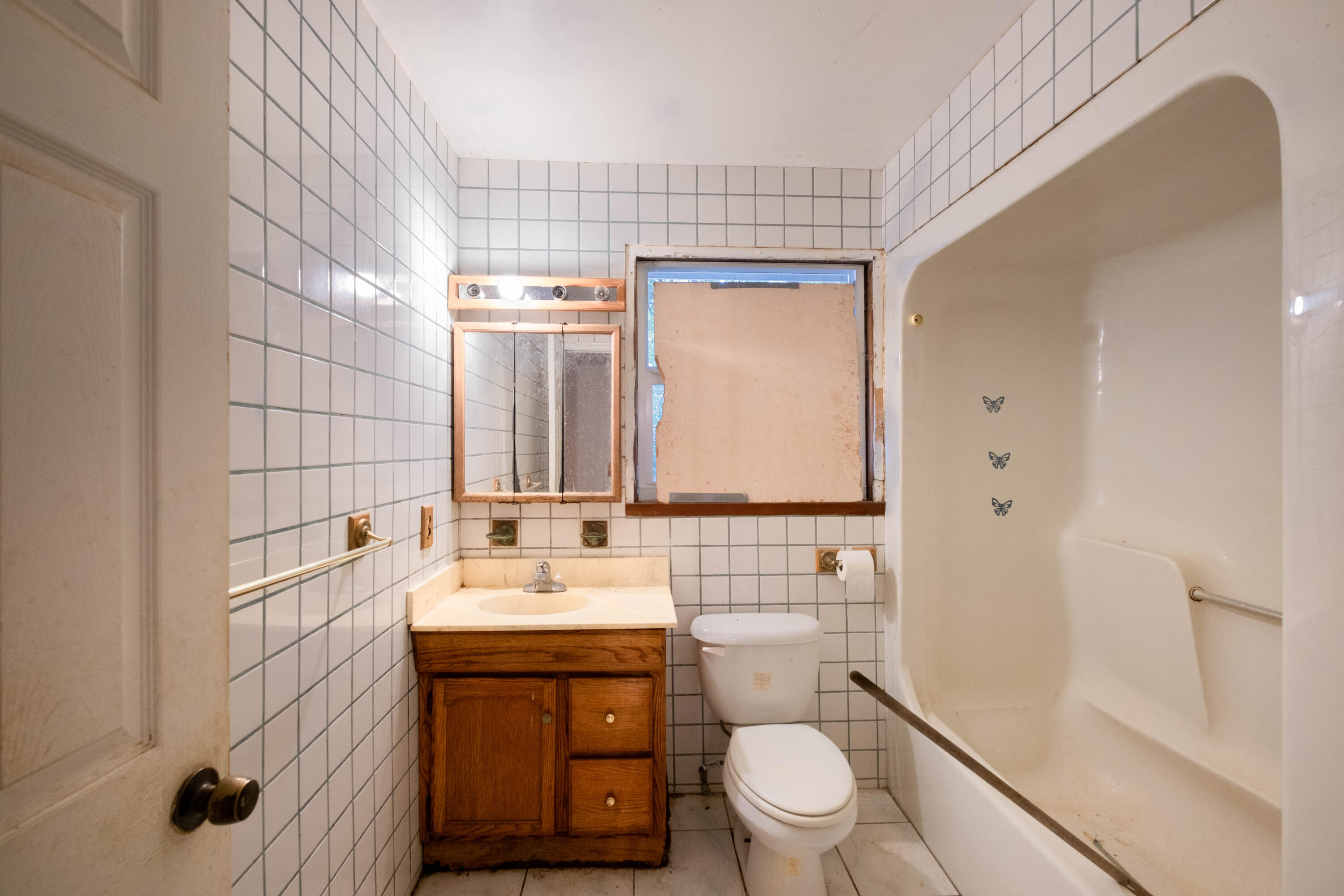 156 Monroe Drive Property Photo 8