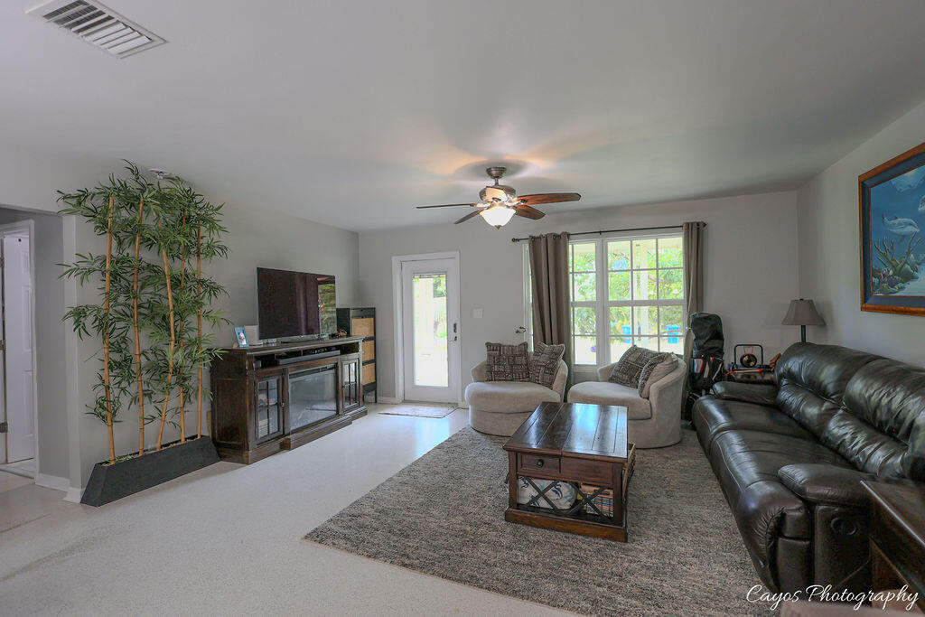 30525 Winifred Street Property Photo 16