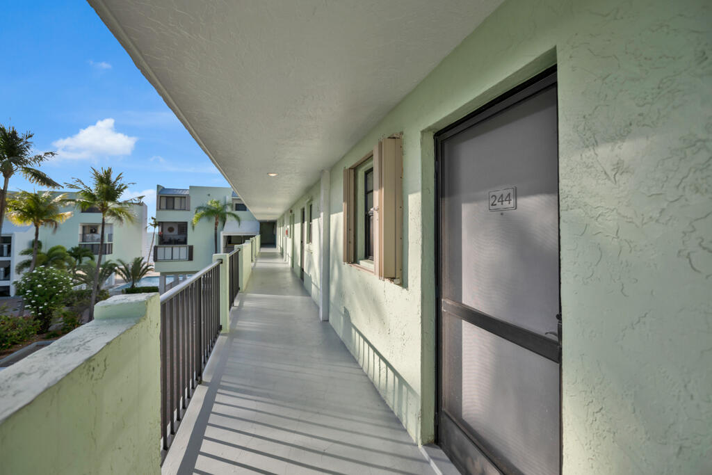 87455 Old Highway 244 Property Photo 2