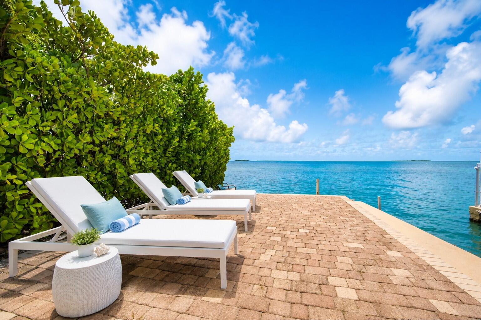 414 E Caribbean Drive Property Photo 9