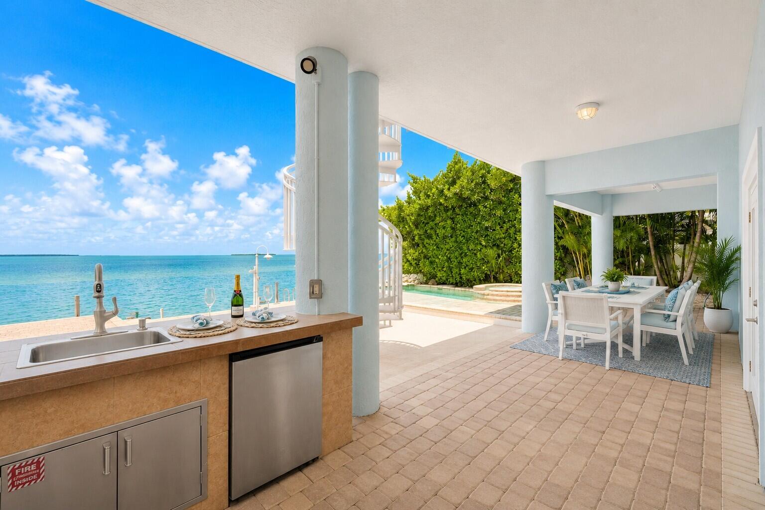 414 E Caribbean Drive Property Photo 14