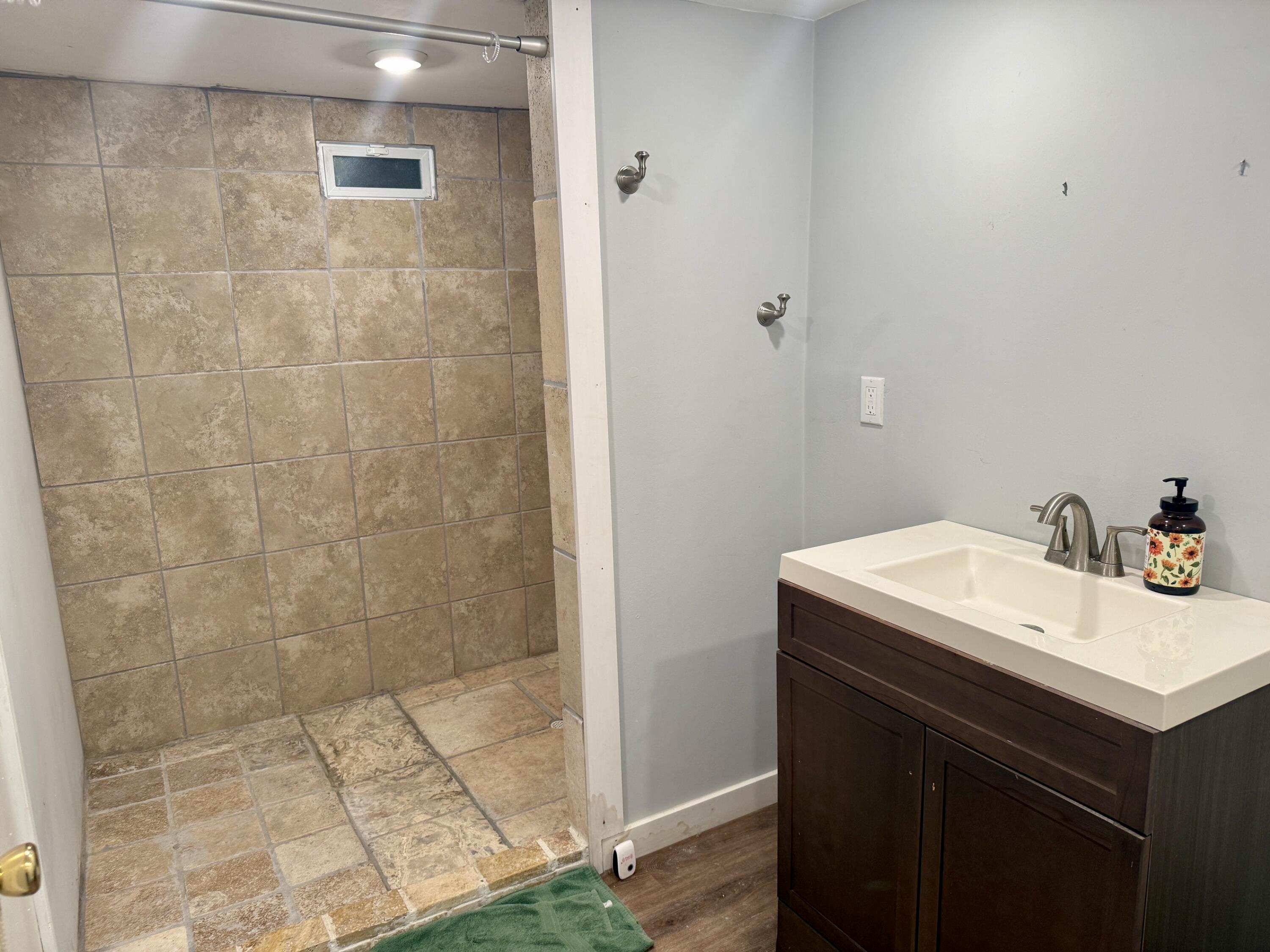 813 Narragansett Lane Property Photo 6