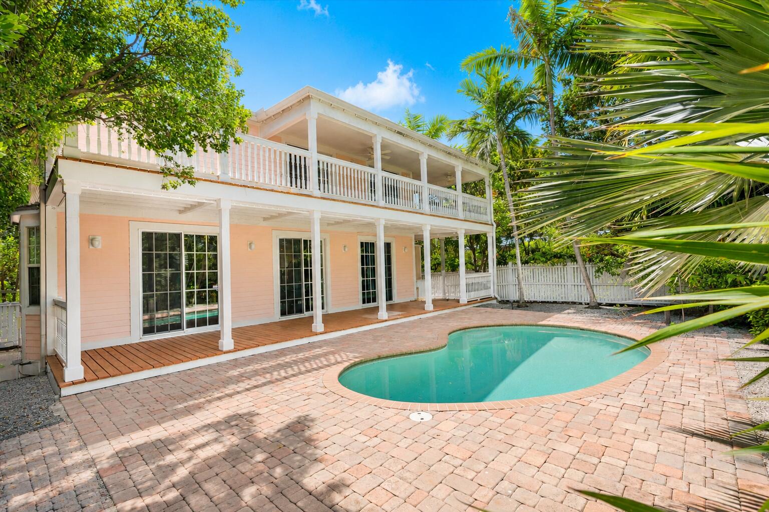 1030 Sandys Way Property Photo 3